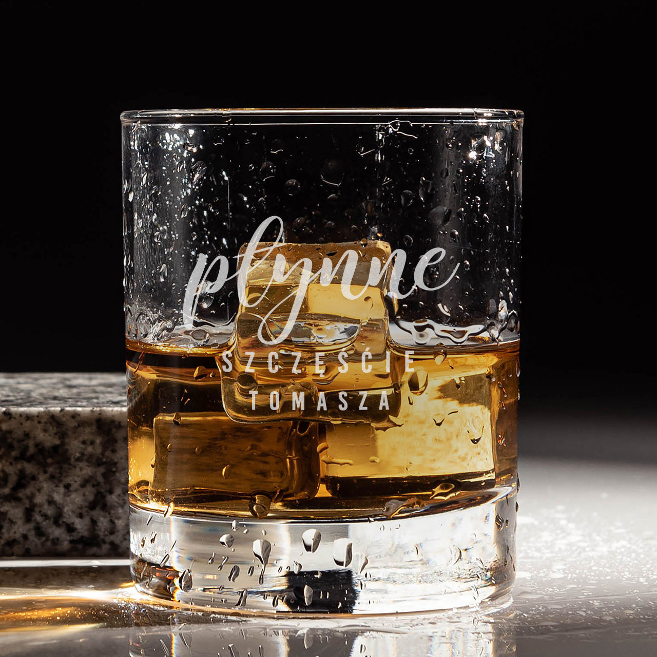Personalizowana szklanka do whisky - śmieszny prezent dla kolegi