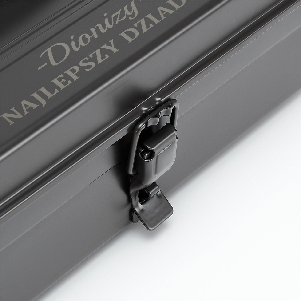 Skrzynka dla dziadka - grawerowany prezent dla majsterkowicza