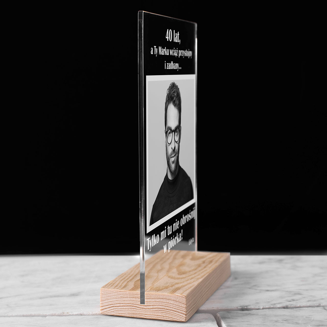 Statuetka urodzinowa ze zdjęciem - zabawny prezent dla faceta