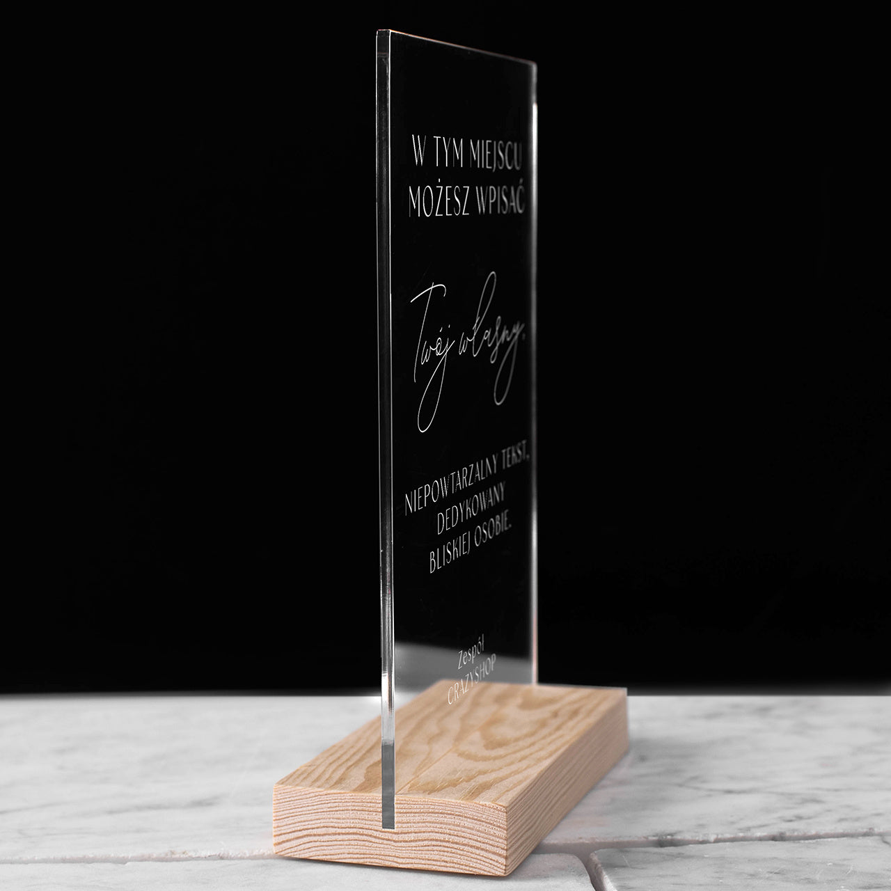 Statuetka z własnym napisem