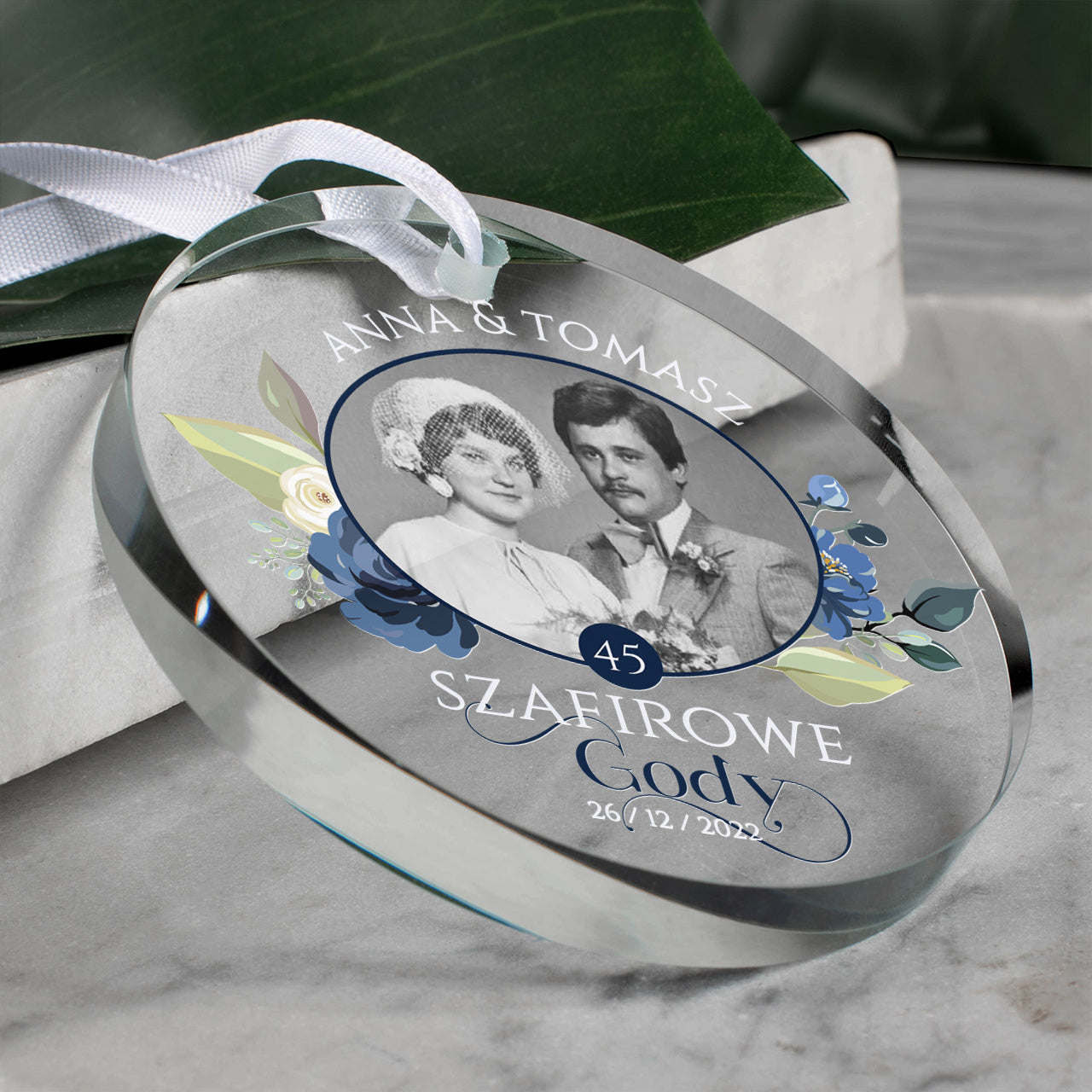 Personalizowana zawieszka ze szkła - upominek na szafirowe gody