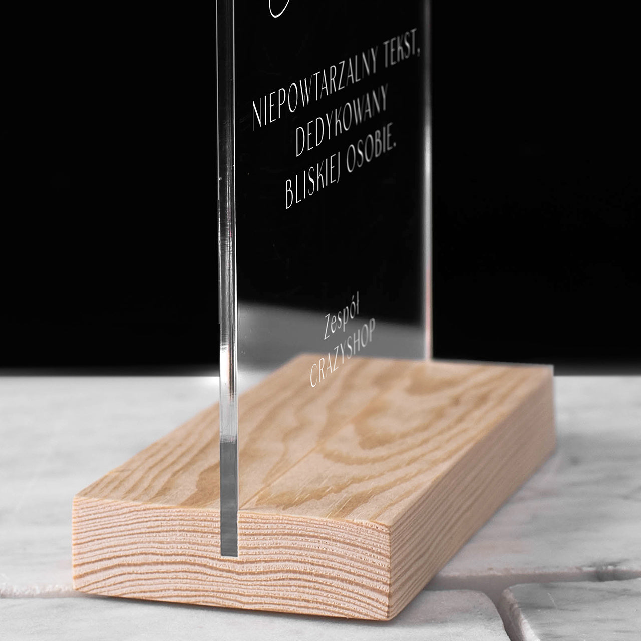 Statuetka z własnym napisem