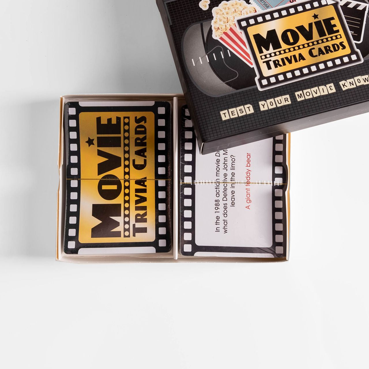 Quiz o filmach trivia - prezent dla fana kina quiz wiedzy prezent dla kinomaniaka prezent na parapetówkę