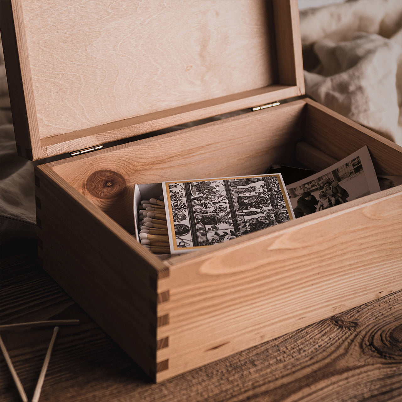 Drewniane pudełko wspomnień - prezent dla nowożeńców