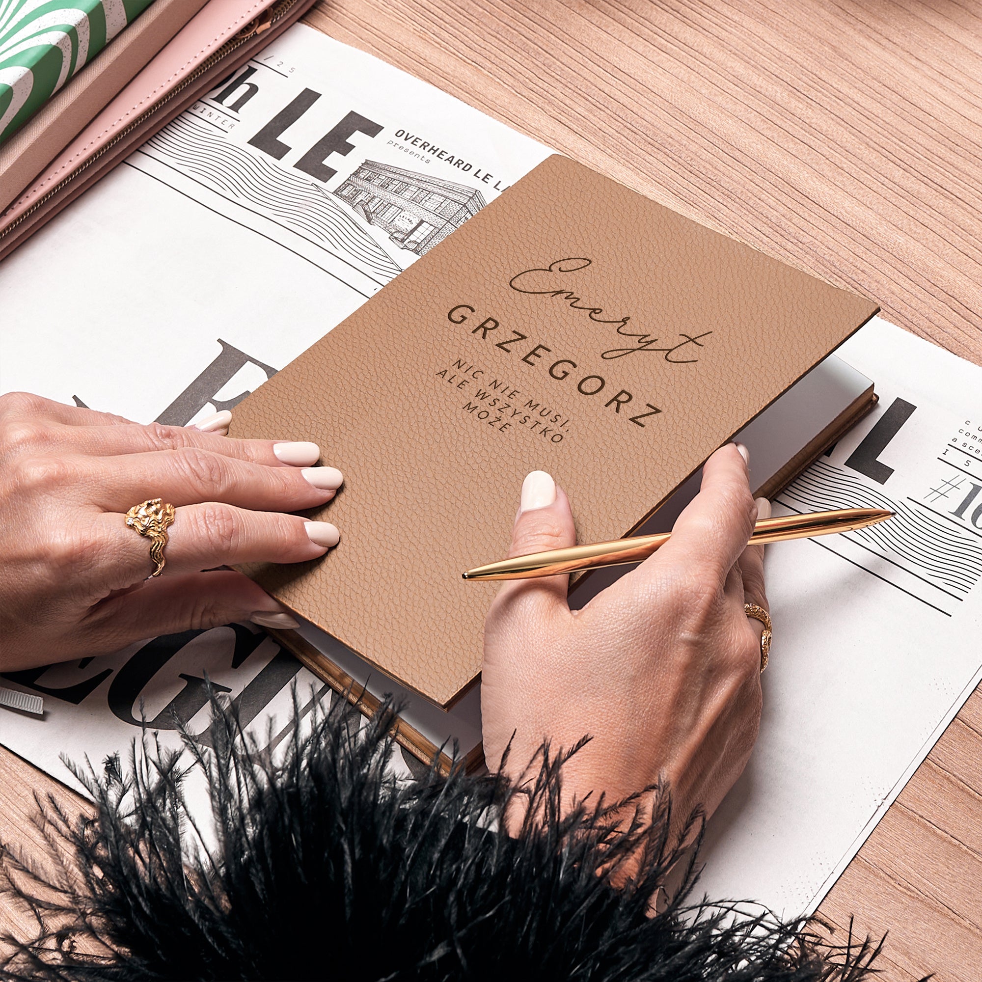 Personalizowany notes ze złotymi brzegami - prezent z okazji przejścia na emeryturę