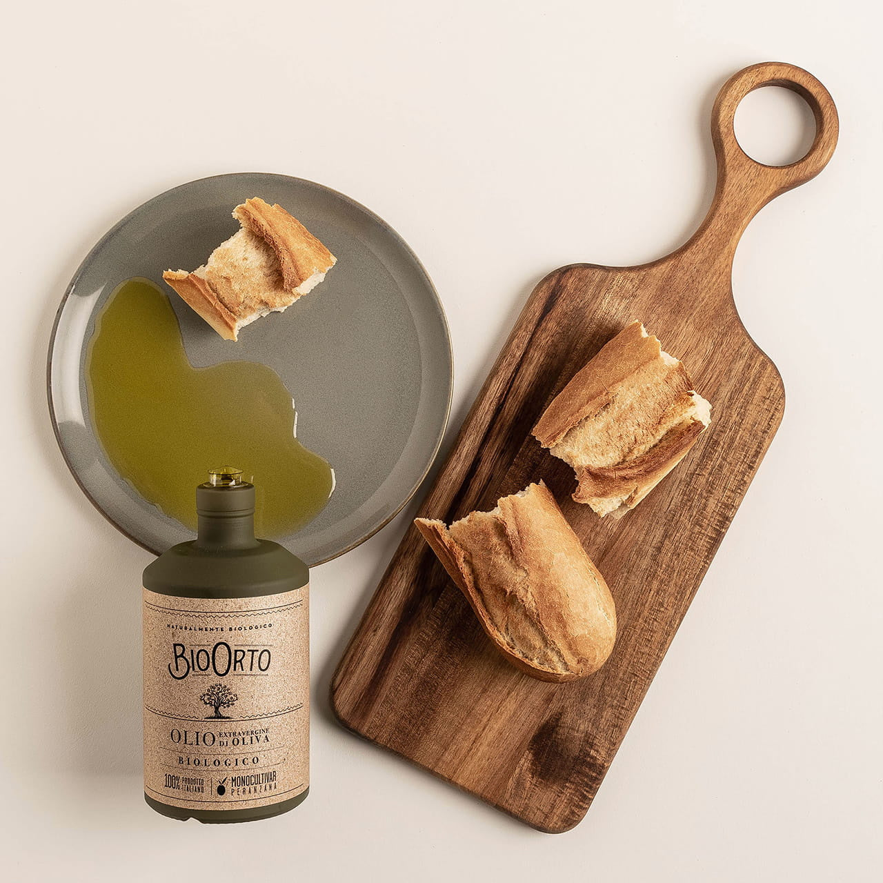 Deska do krojenia i oliwa - personalizowany prezent wielkanocny personalizowana deska do krojenia