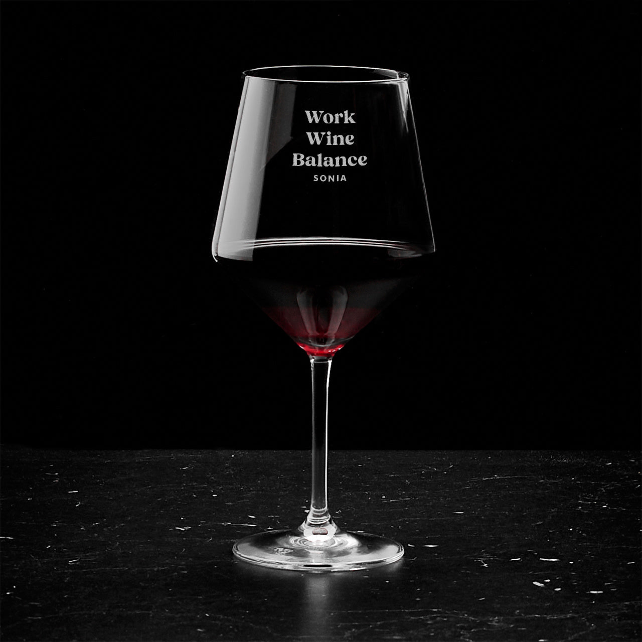 Grawerowany kieliszek do wina - Work Wine Balance - prezent dla koleżanki elegancji prezent dla koleżanki