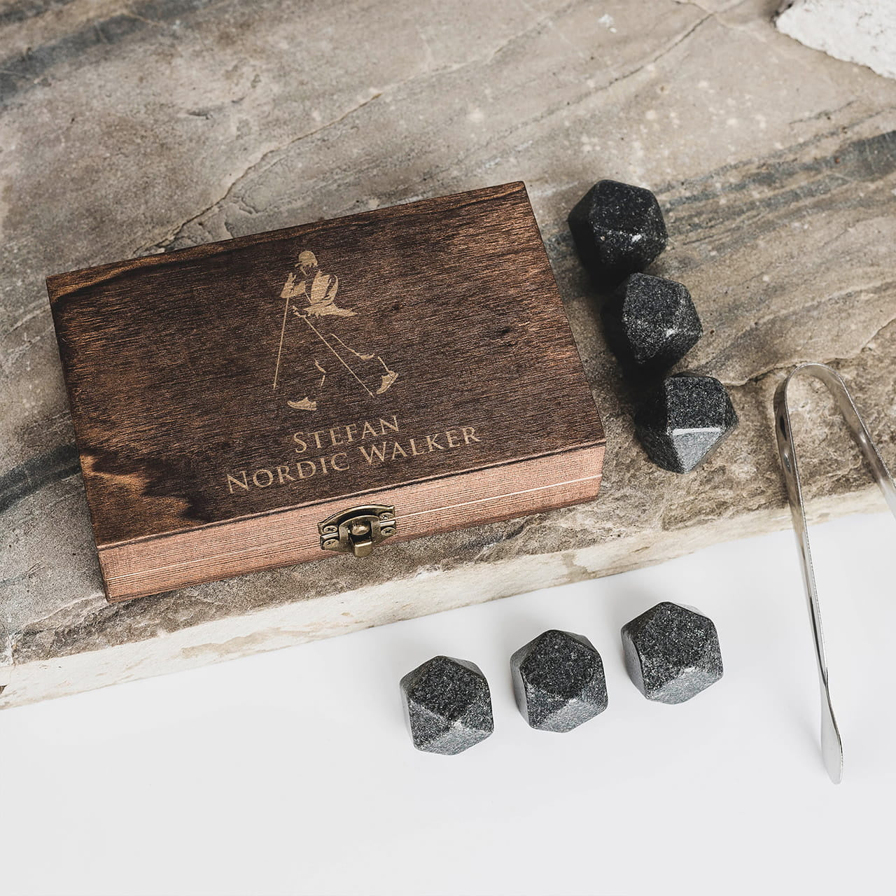 Personalizowane kamienie do whisky - prezent dla fana Nordic Walking