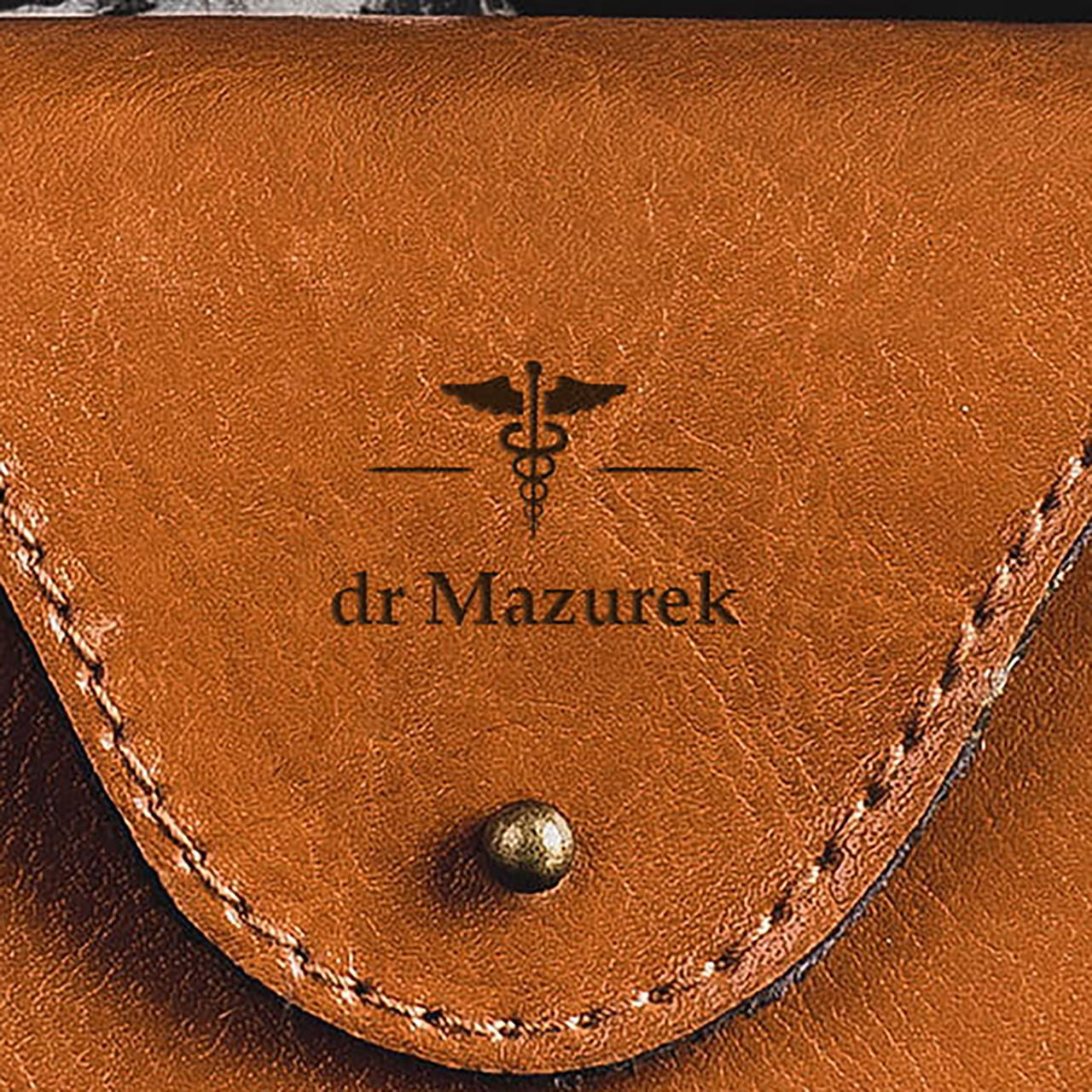 Etui do okularów z grawerem - prezent dla lekarki skórzane etui na okulary elegancki prezent dla lekarza
