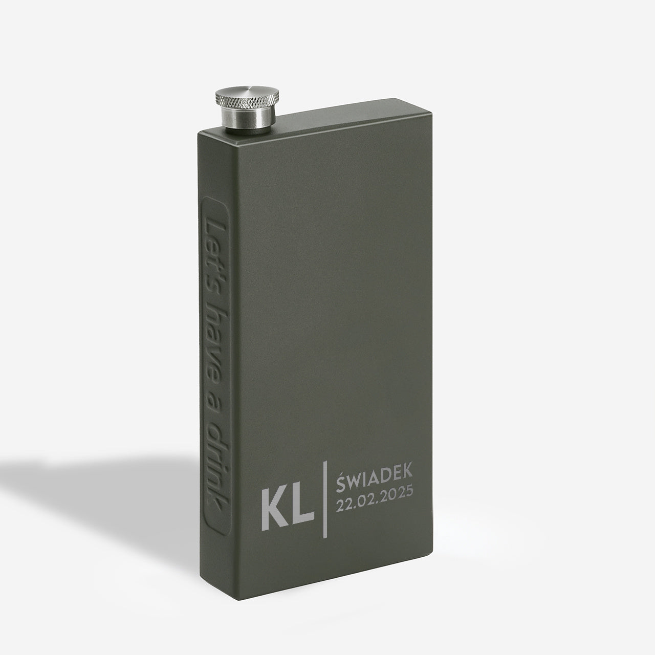 Personalizowana piersiówka dla świadka