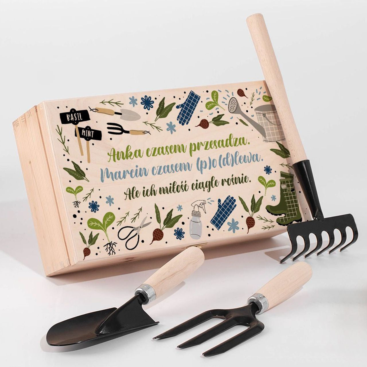 Prezent dla pary ogrodników - narzędzia w skrzynce personalizowanej