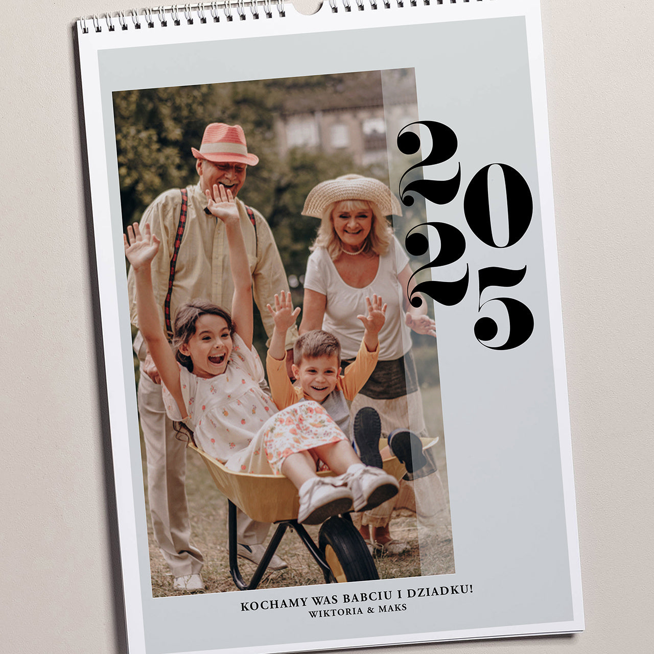 Wiszący kalendarz ze zdjęciami dla babci i dziadki