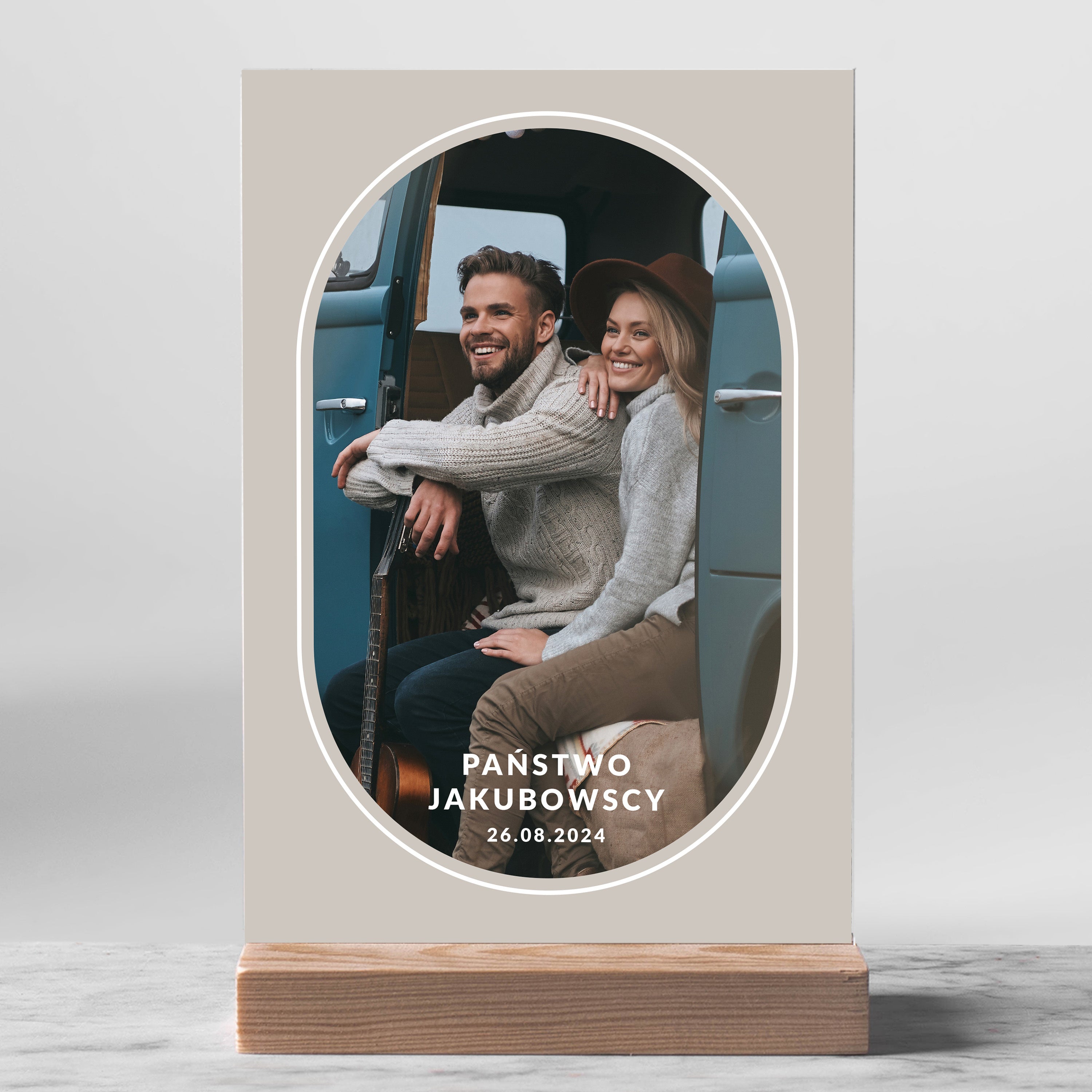 Personalizowana statuetka na pamiątkę dla nowożeńców