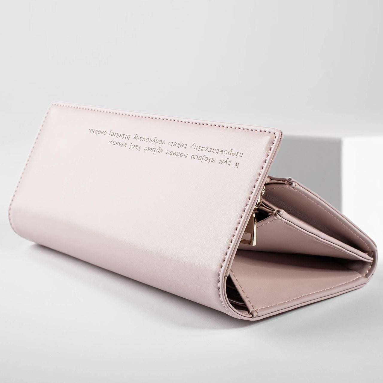 Damski portfel skórzany z własnym napisem - Twój tekst