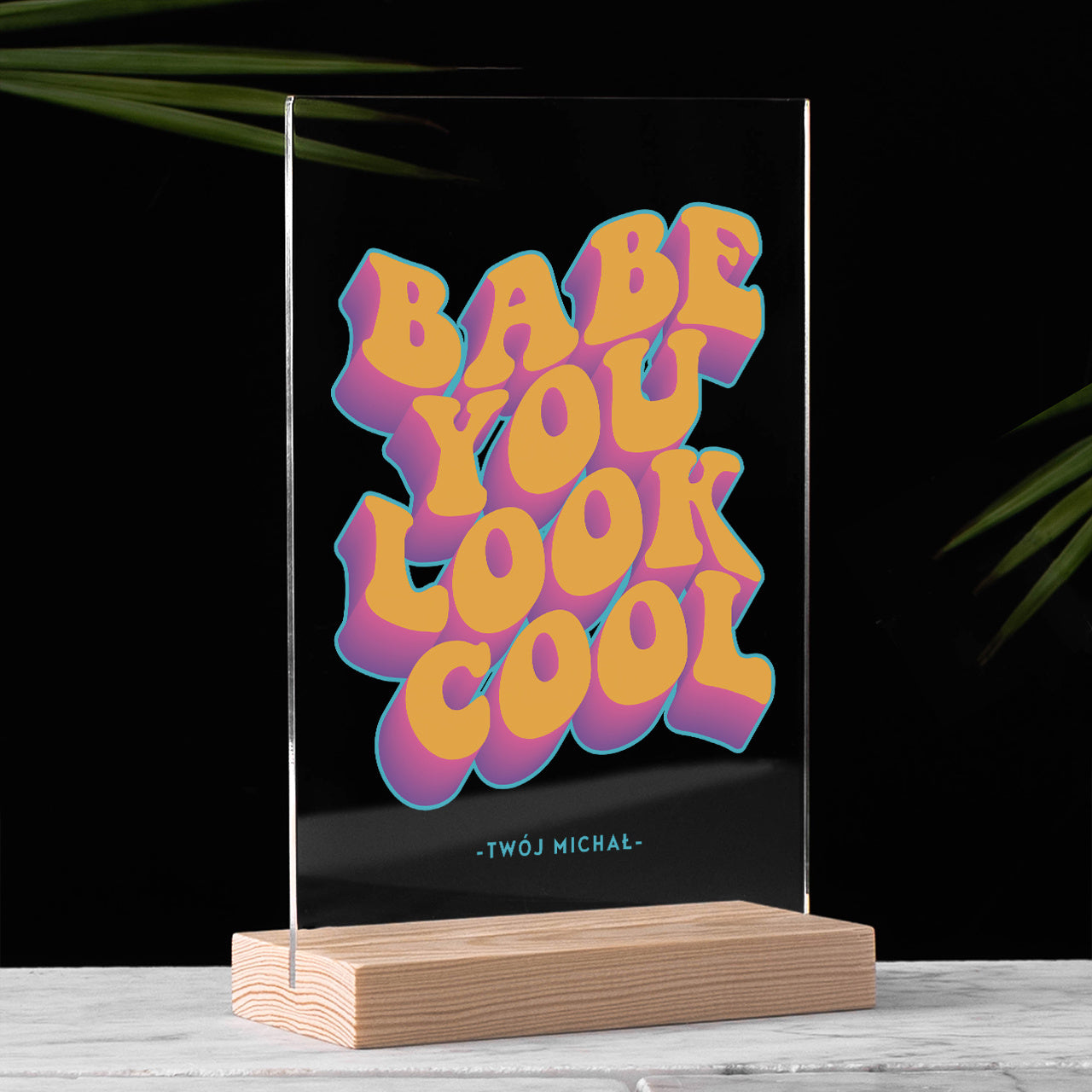 Personalizowana statuetka dla dziewczyny - look cool