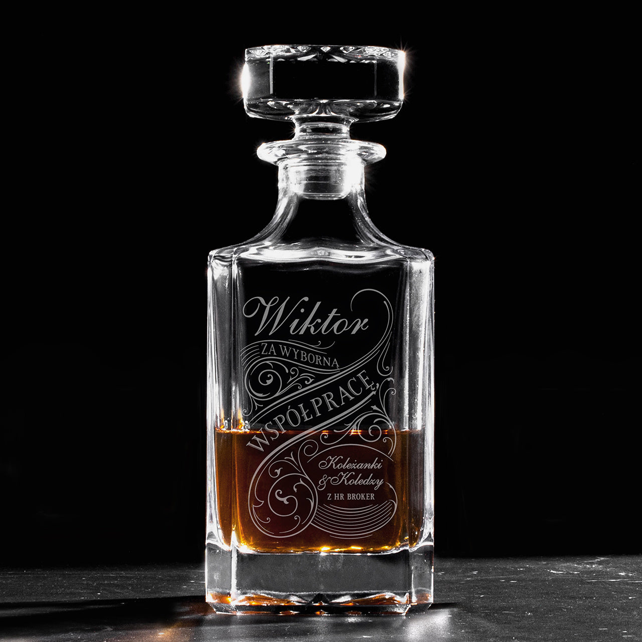 Karafka z grawerem do whisky - prezent dla kolegi z pracy na odejście