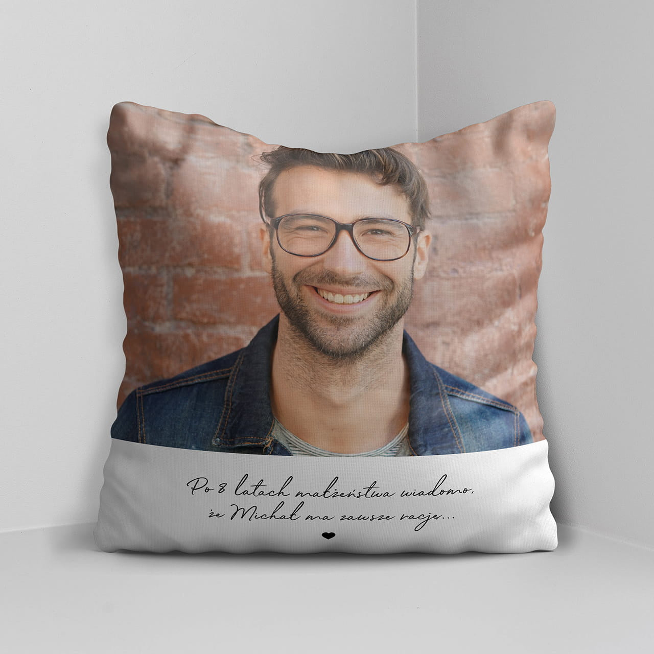 Poduszka personalizowana - prezent z okazji rocznicy związku