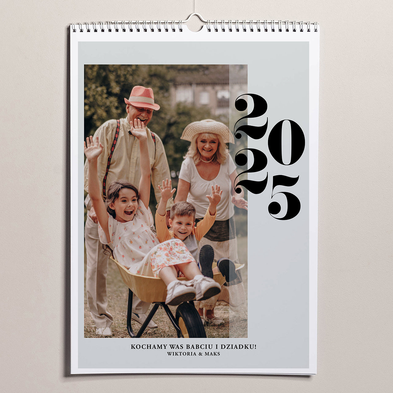 Wiszący kalendarz ze zdjęciami dla babci i dziadki