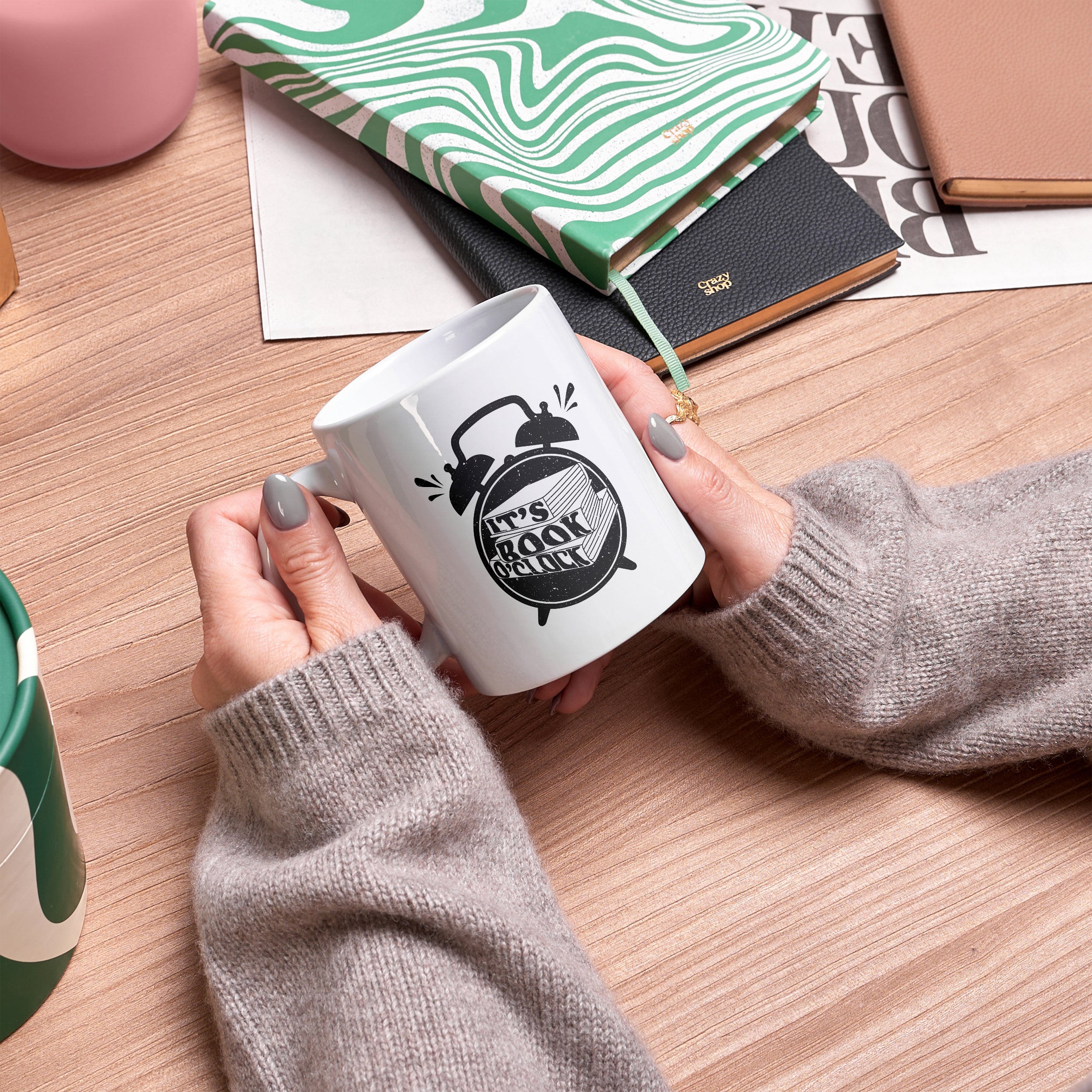 Kubek dla książkary - It's Book O'Clock personalizowany kubek prezent dla książkary prezent dla miłośnika książek