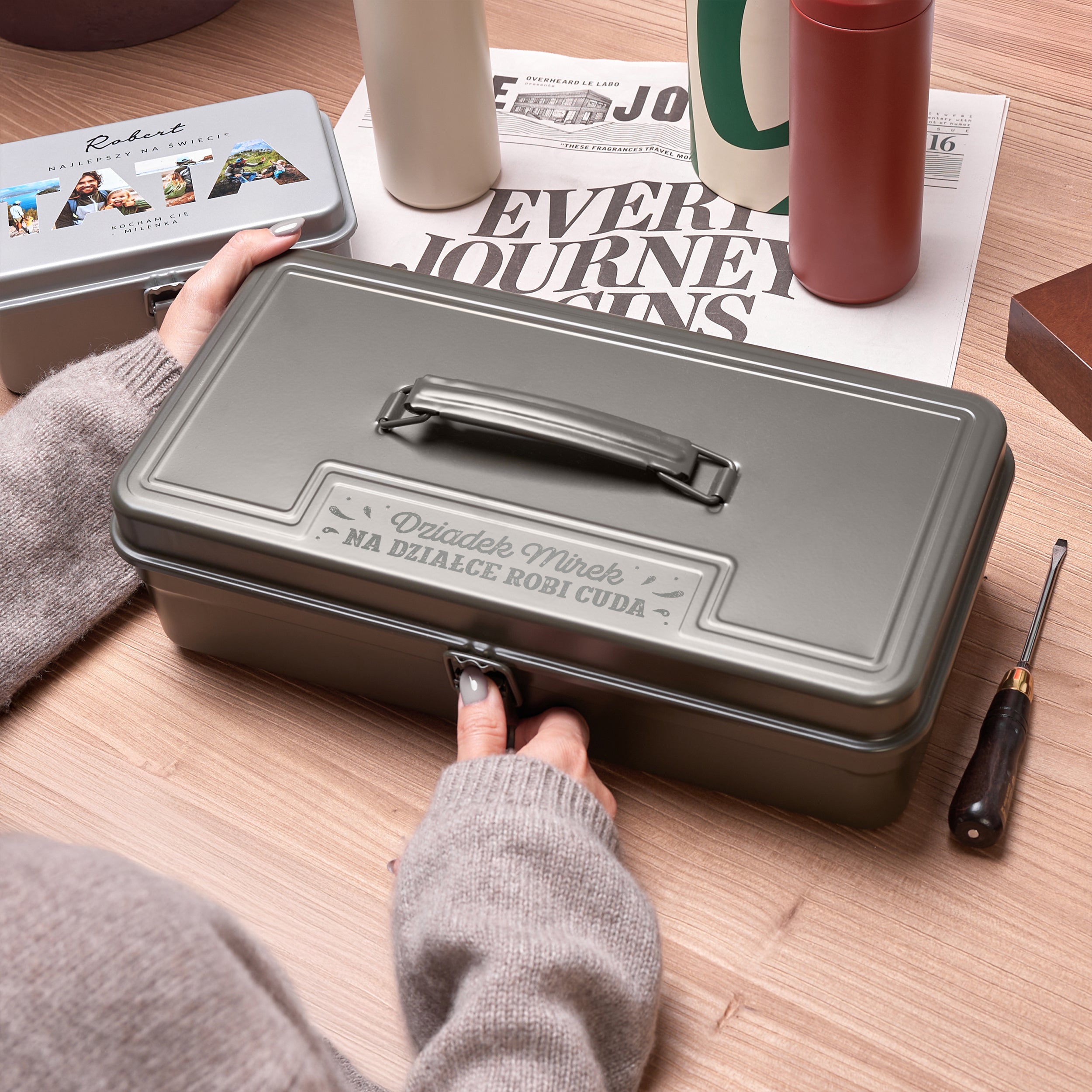 Personalizowana skrzynka narzędziowa - prezent dla dziadka działkowca