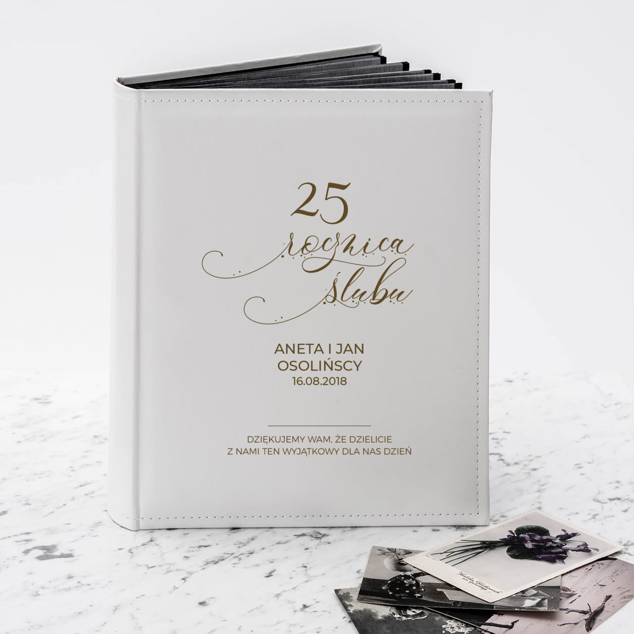 Grawerowany album z okazji Rocznicy Ślubu album na zdjęcia prezent na rocznicę ślubu personalizowany album