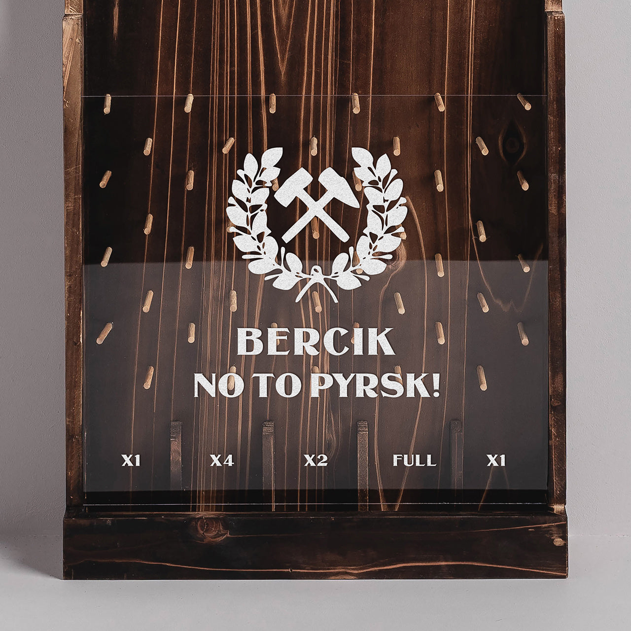 Ścienny otwieracz do piwa dla górnika