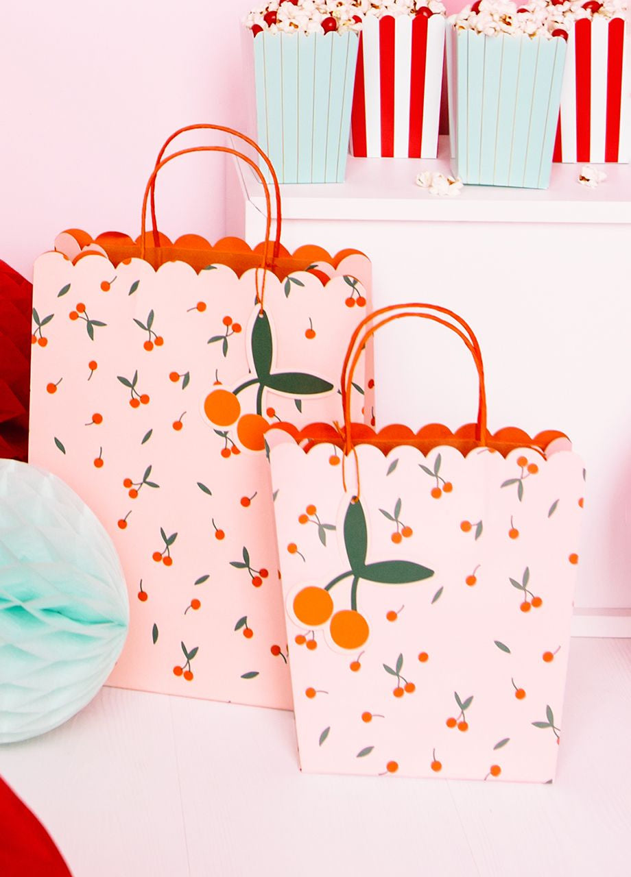 Papierowa torebka w wisienki