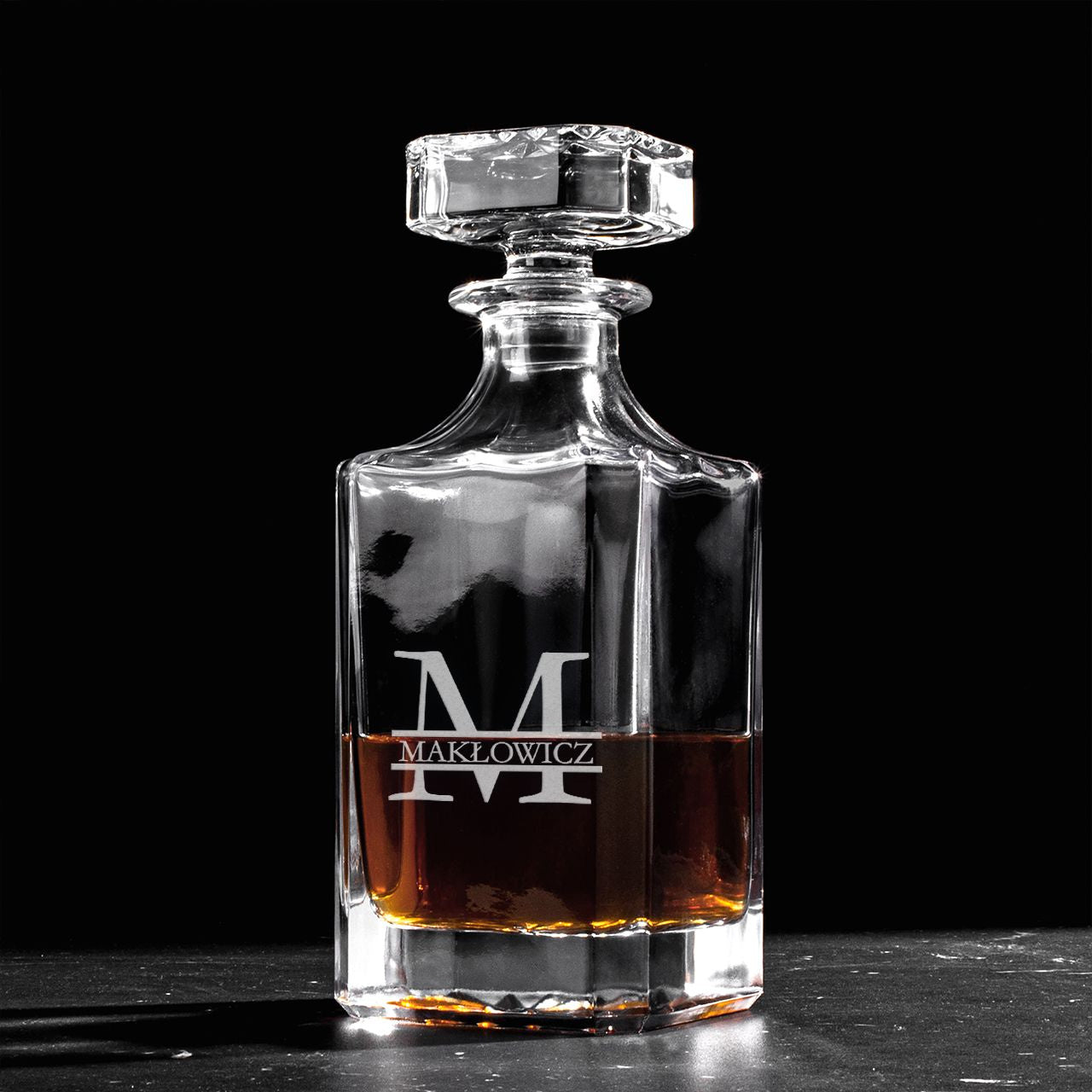 Grawerowana karafka na whisky z monogramem karafka z grawerem prezent dla konesera whisky