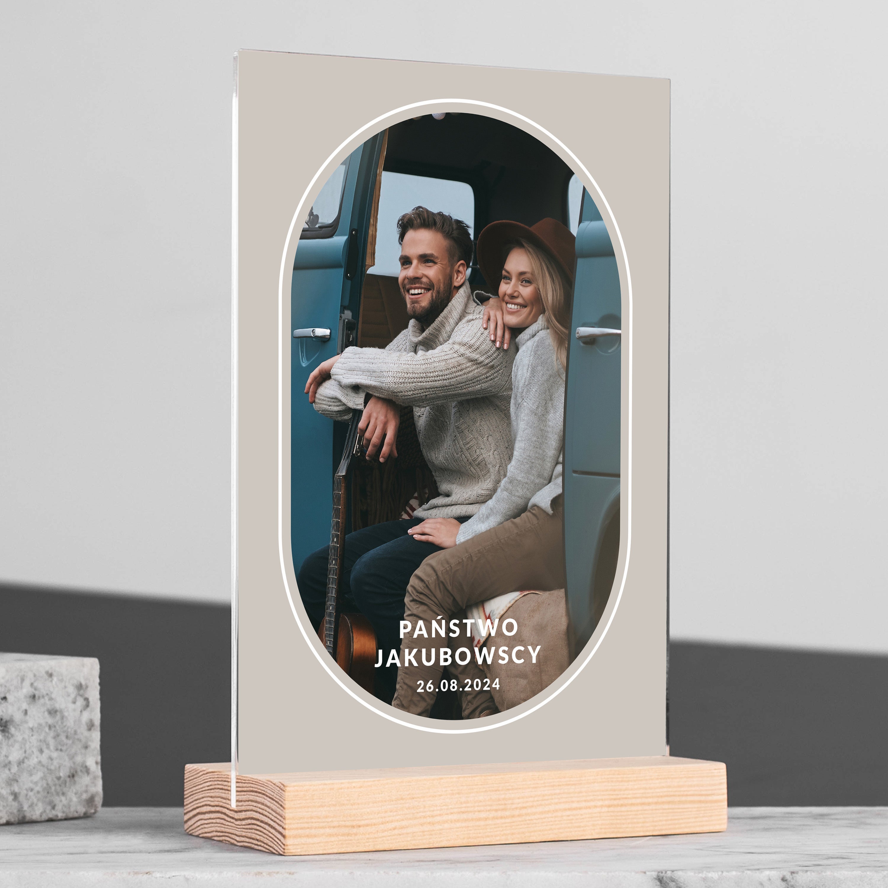 Personalizowana statuetka na pamiątkę dla nowożeńców