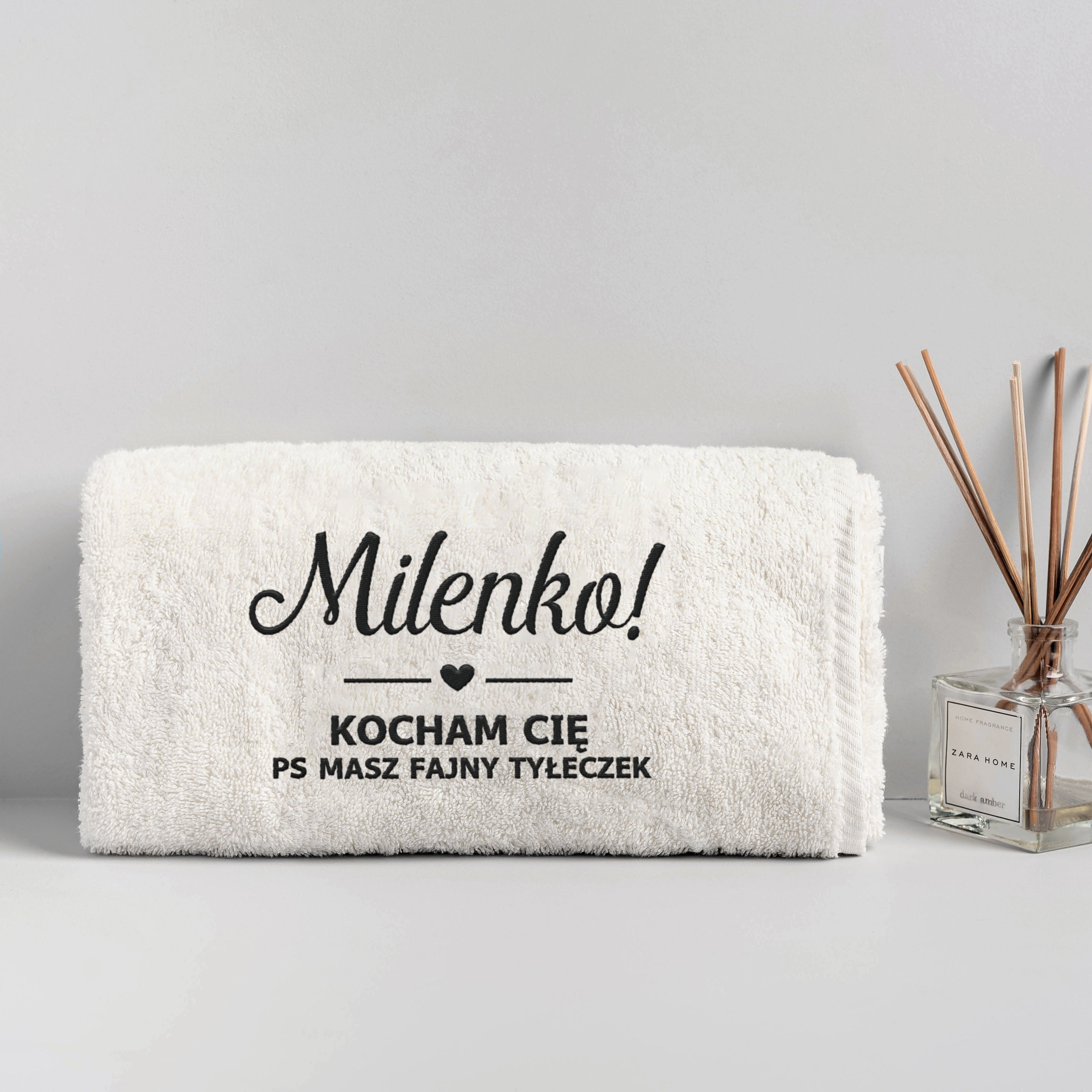 Personalizowany ręcznik dla dziewczyny - śmieszny prezent walentynkowy