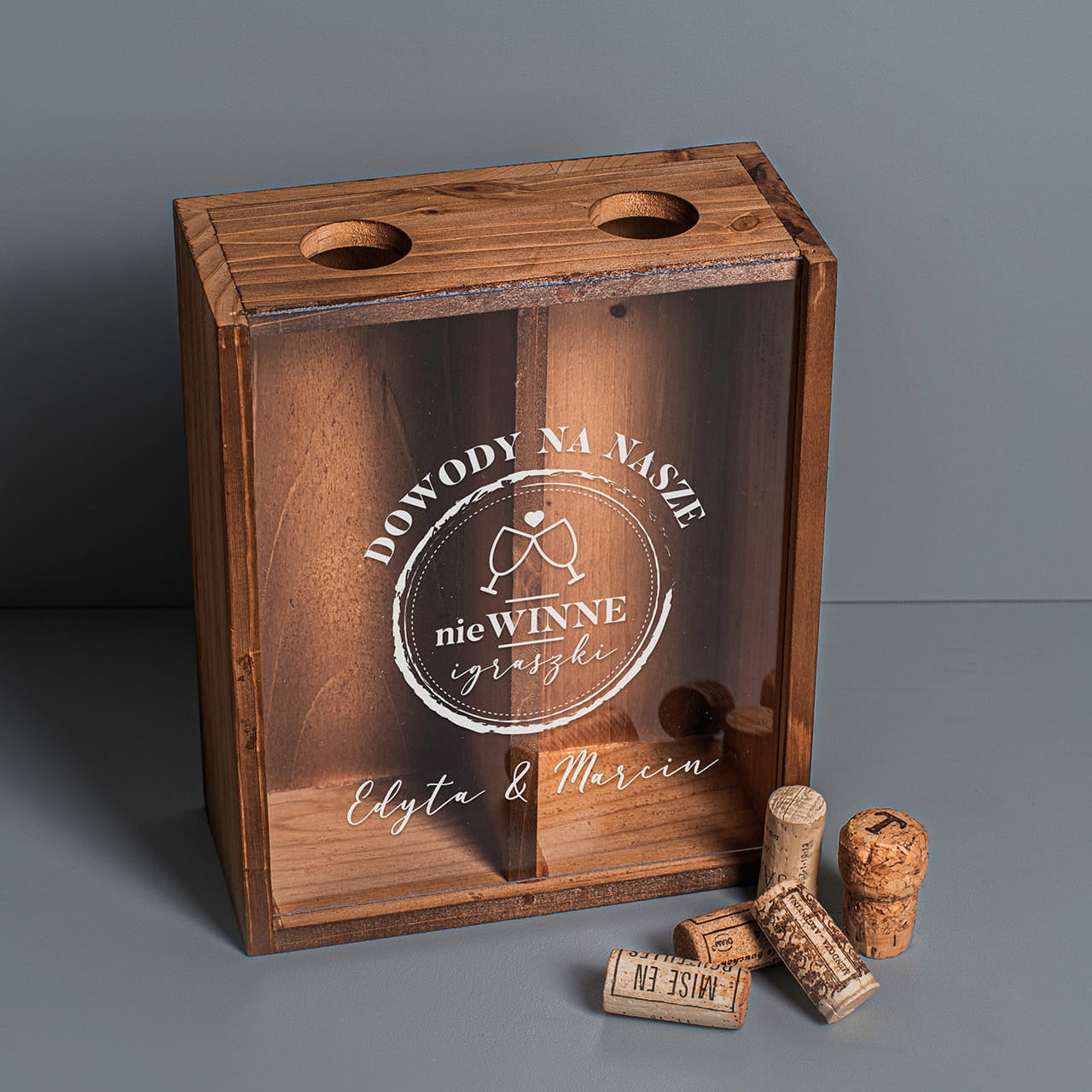 Skrzynka na korki po winie na prezent walentynkowy dla pary prezent dla miłośników wina