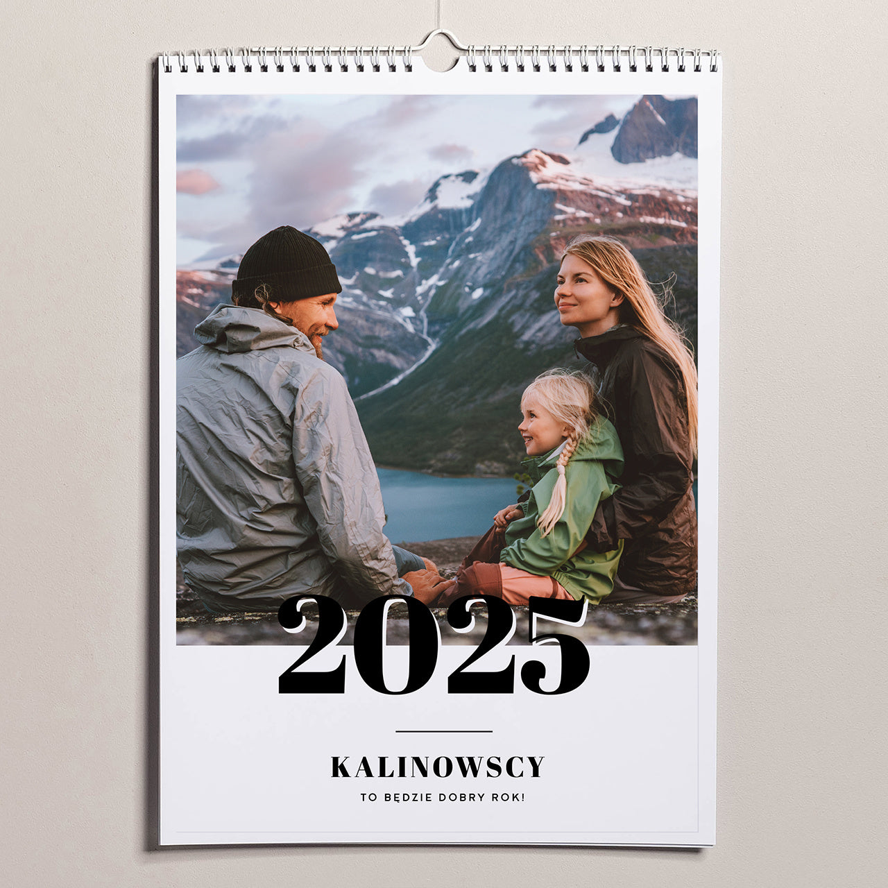 Ścienny kalendarz ze zdjęciami dla rodziny
