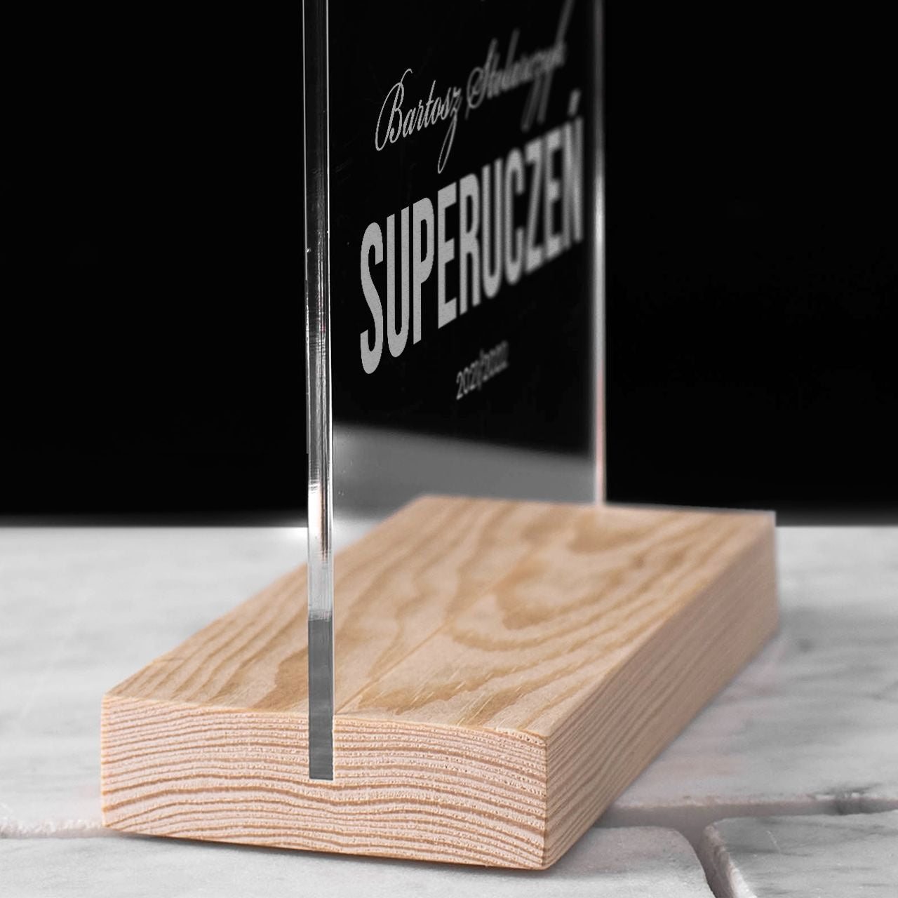 Grawerowana statuetka dla ucznia - superuczeń