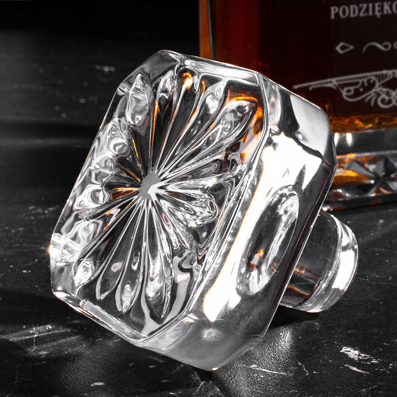 Grawerowana karafka - prezent dla świadka karafka na whisky podziękowanie dla świadka