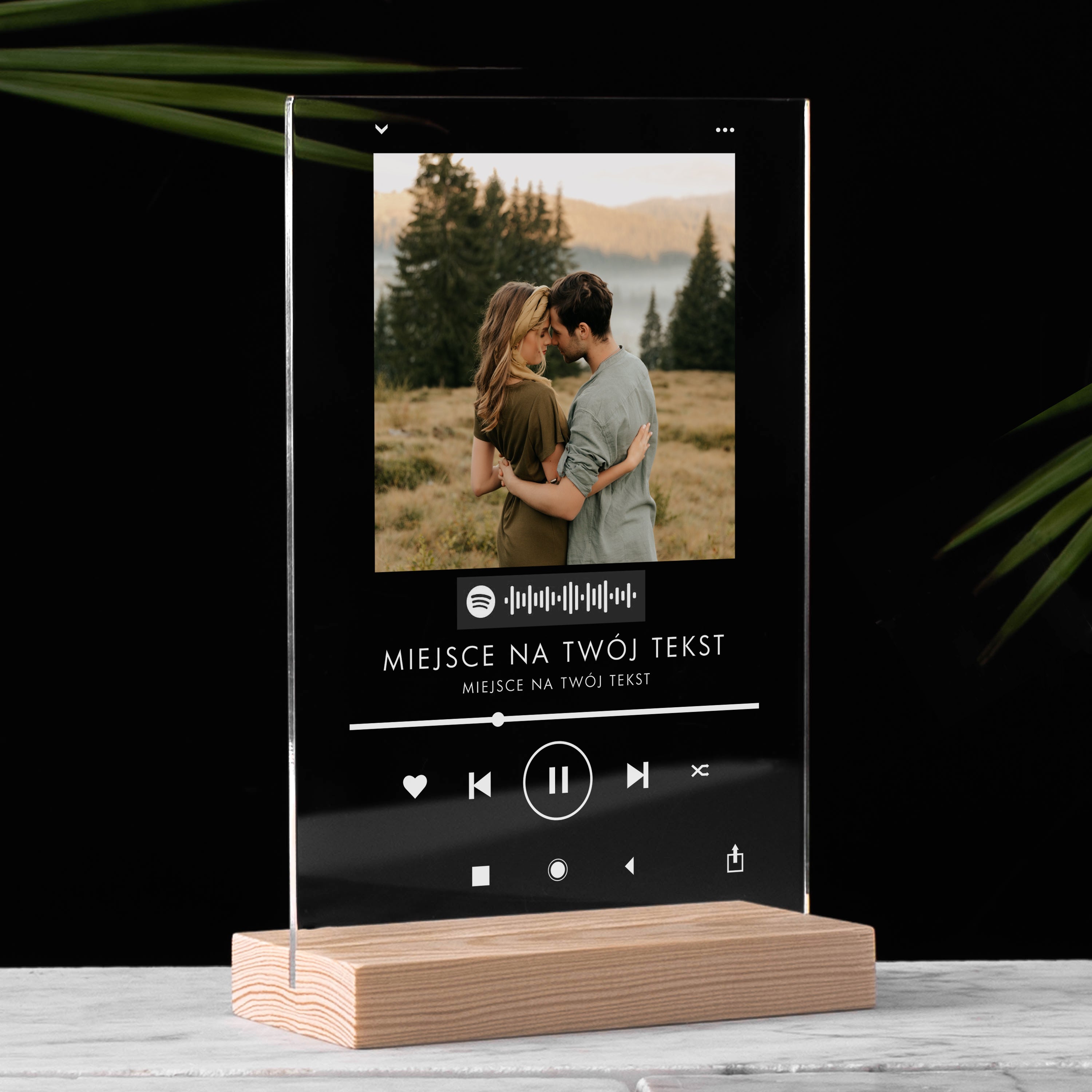 Statuetka ze zdjęciem i kodem piosenki - prezent na Walentynki statuetka na walentynki prezent dla pary