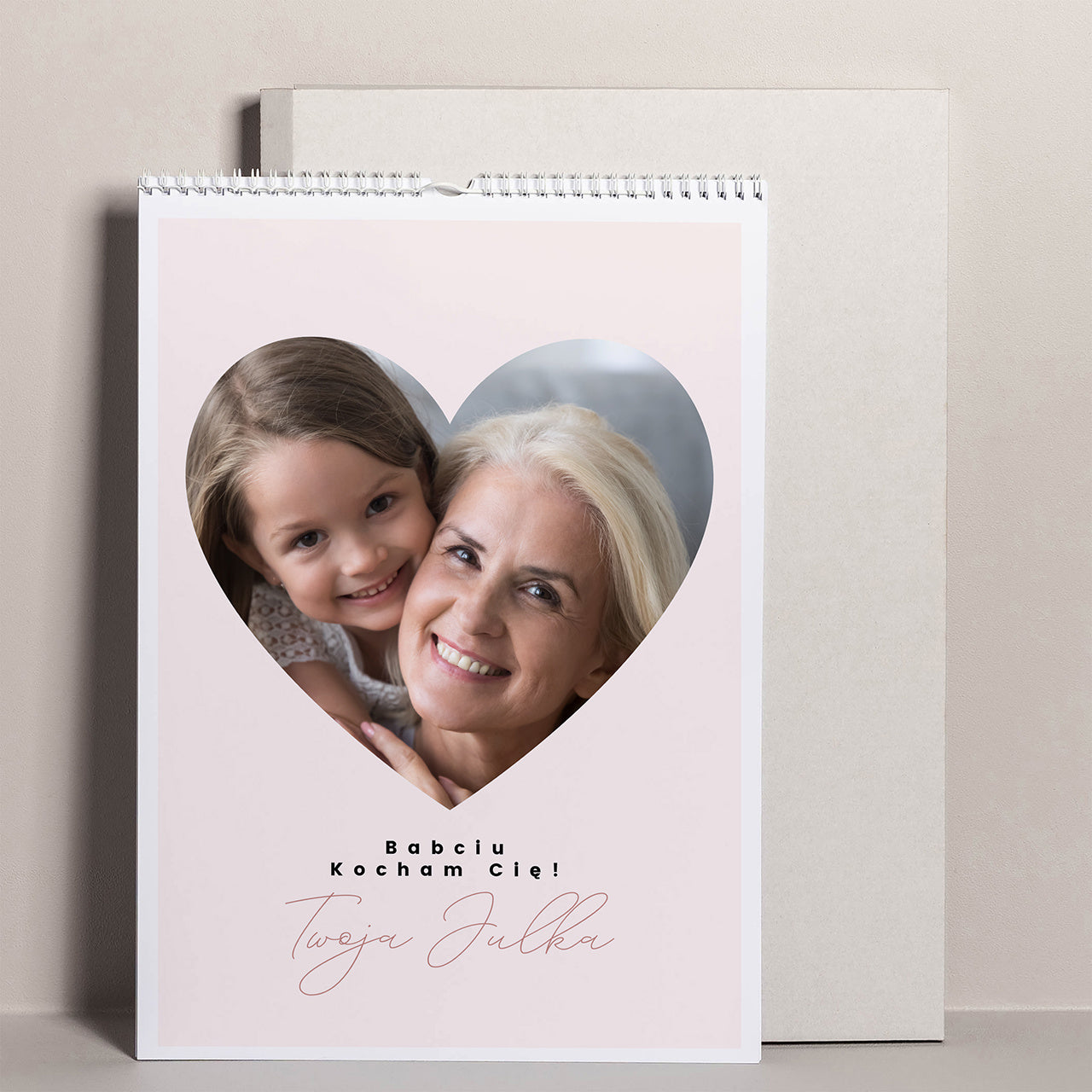 Wiszący kalendarz ze zdjęciami dla babci