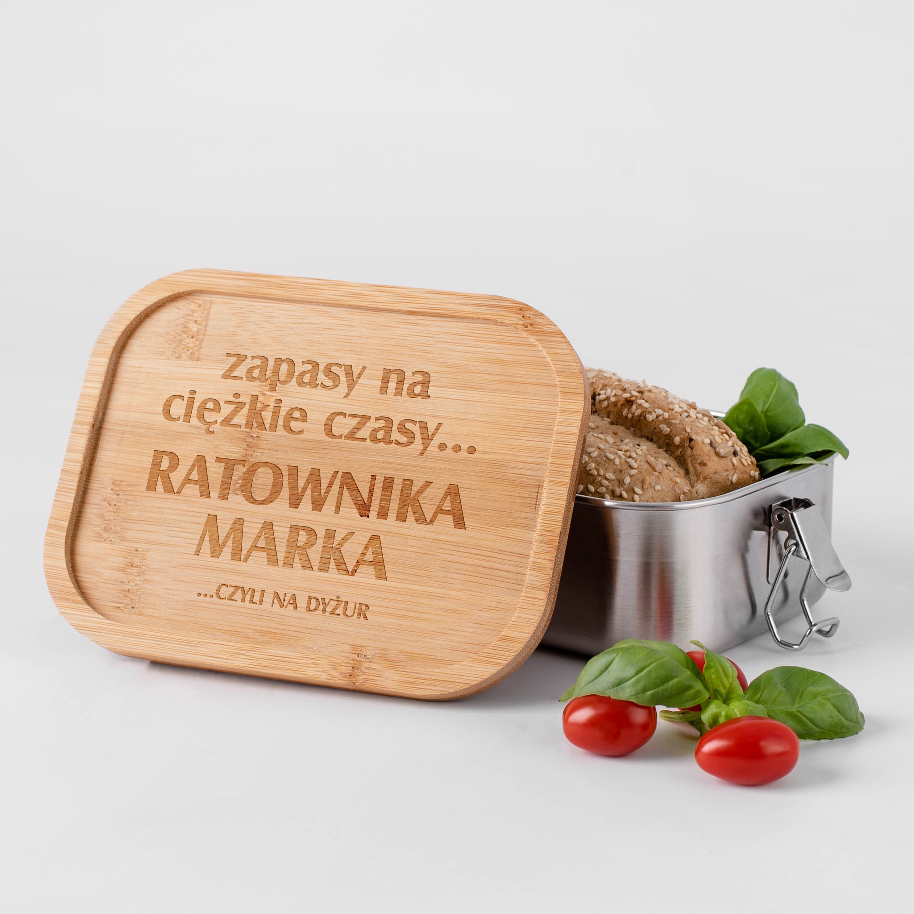 Grawerowana śniadaniówka dla ratownika medycznego