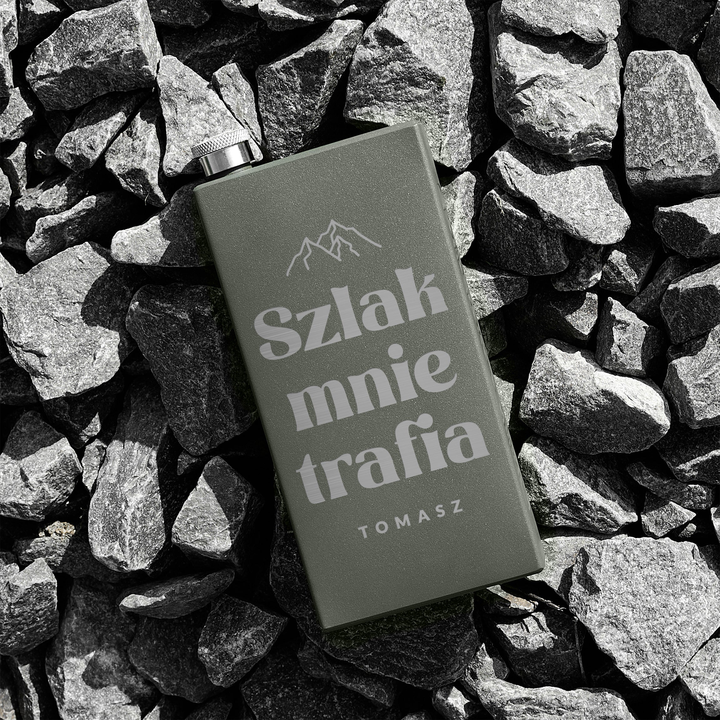 Piersiówka z grawerem dla górołaza