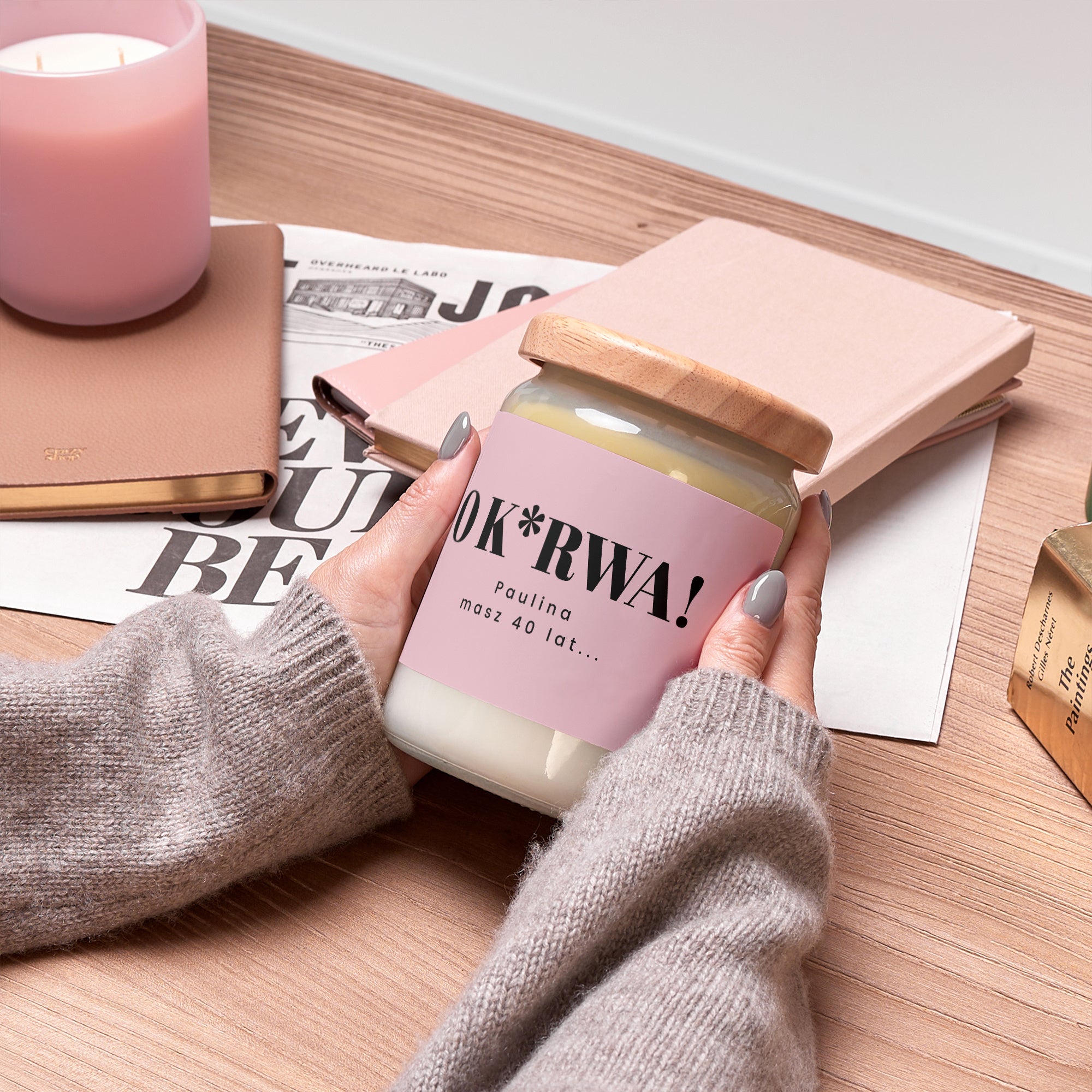 Personalizowana świeczka ze śmiesznym nadrukiem na urodziny dla niej