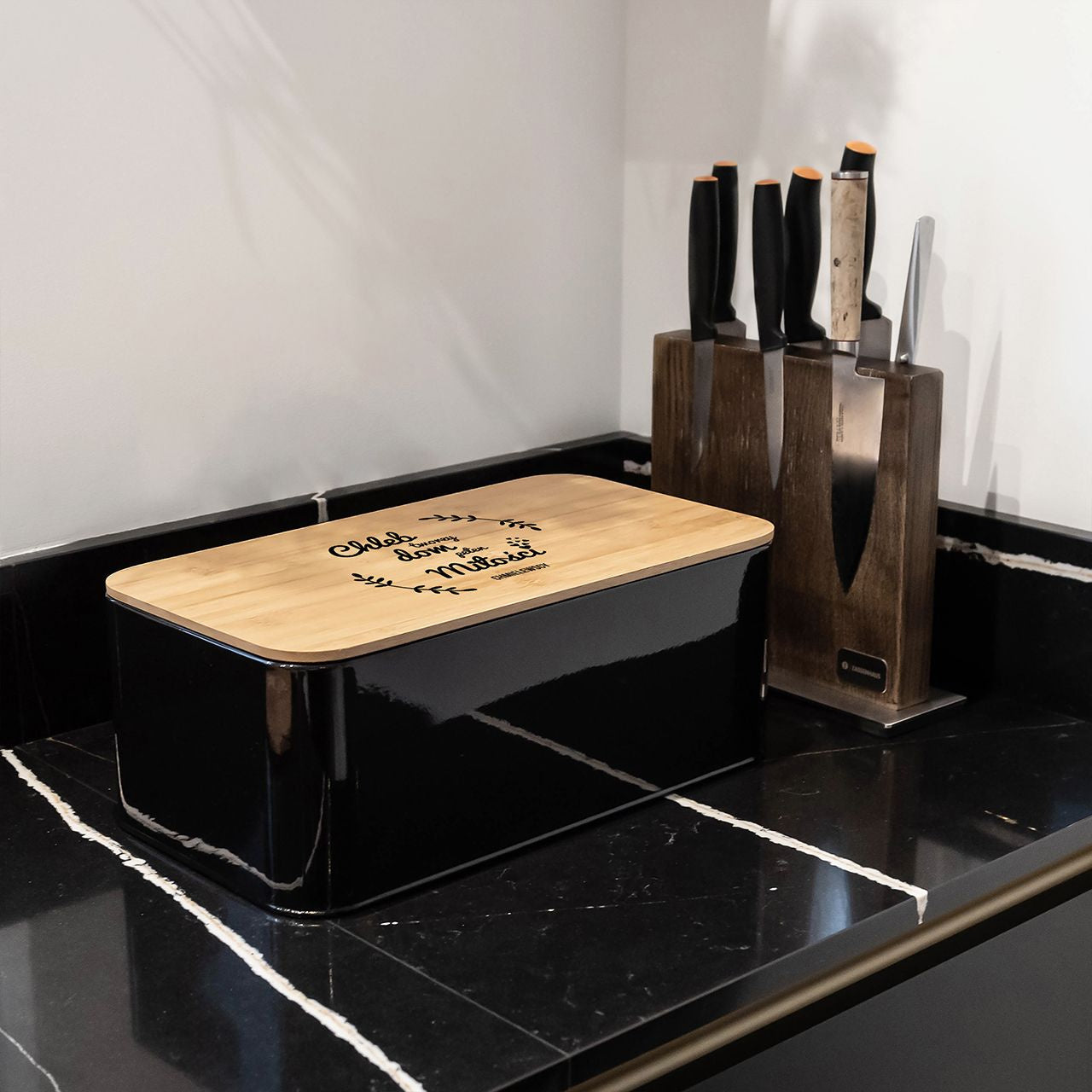 Chlebak z deską do krojenia na prezent z okazji Ślubu prezent na ślub prezent ślubny pojemnik na chleb