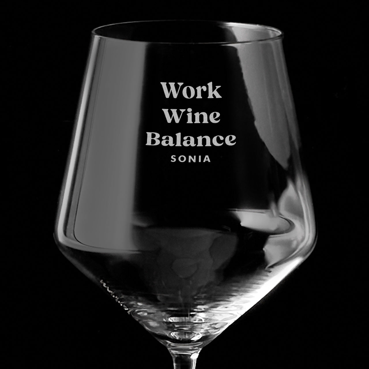 Grawerowany kieliszek do wina - Work Wine Balance - prezent dla koleżanki elegancji prezent dla koleżanki