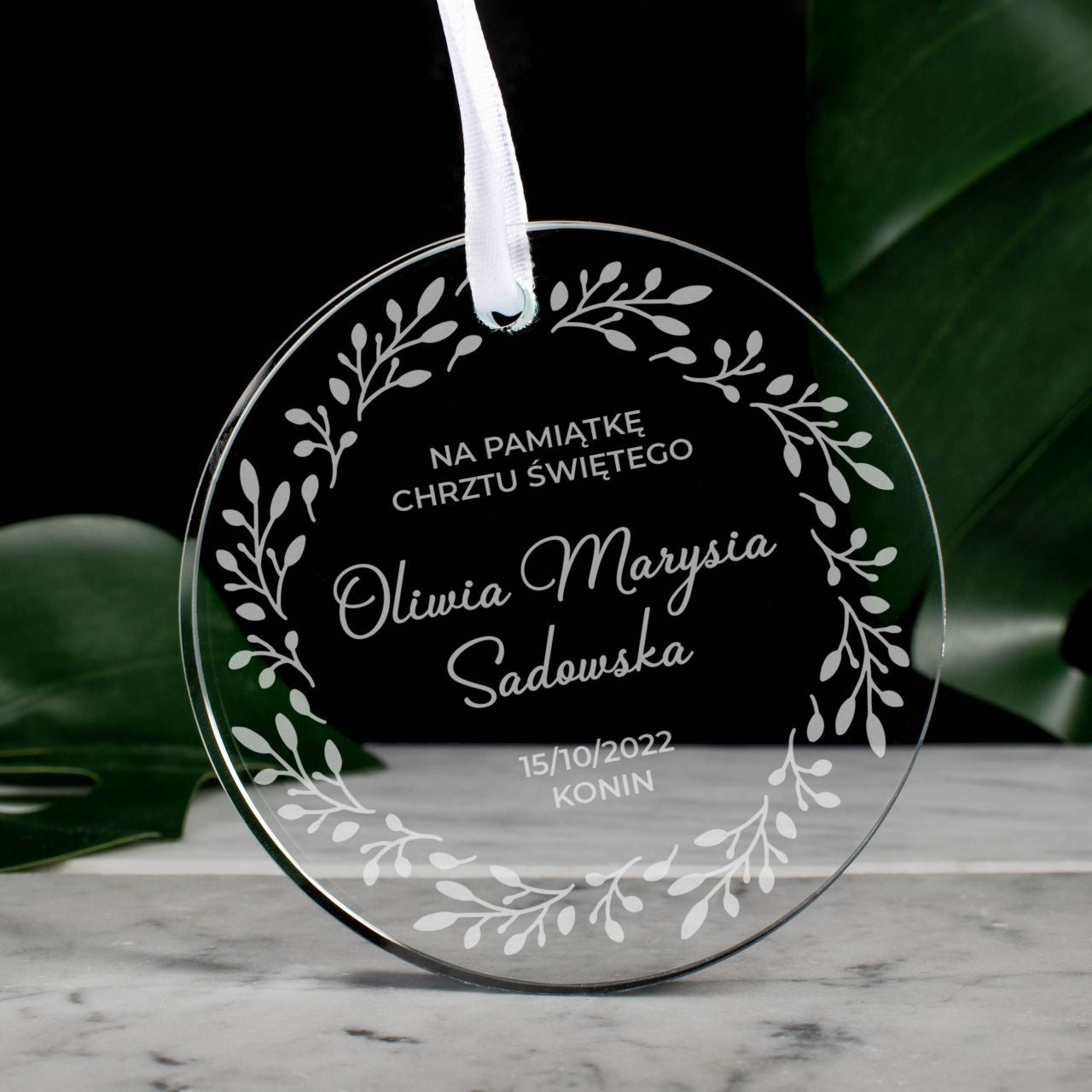 Grawerowana szklana zawieszka - pamiątka chrztu