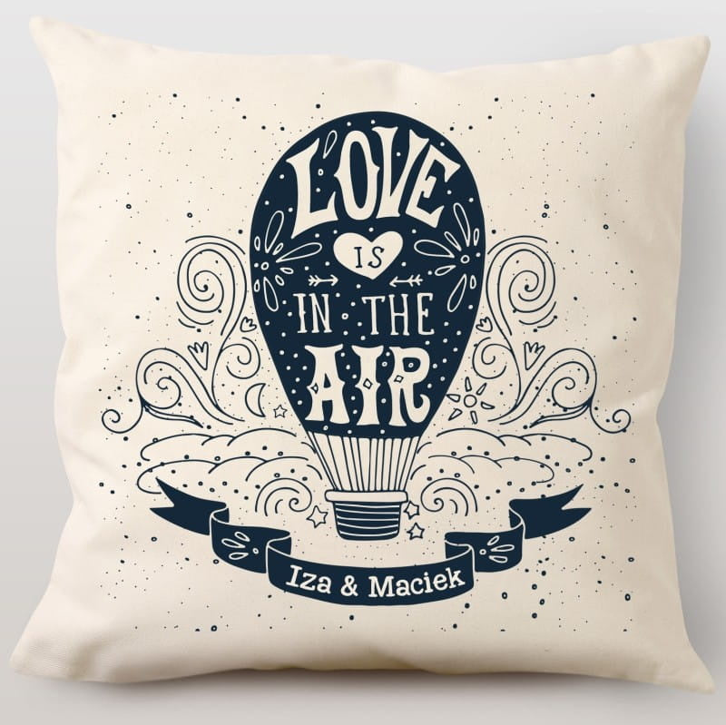 Poduszka dla narzeczonych - love is in the air prezent dla narzeczonych personalizowana poduszka