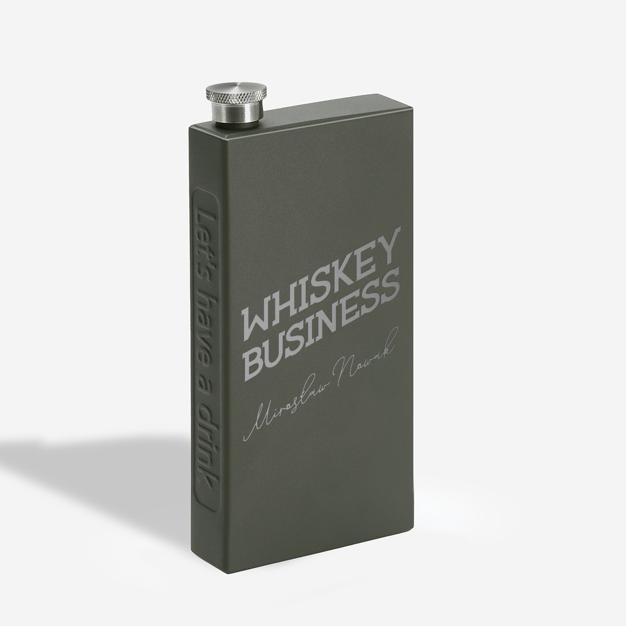 Piersiówka z grawerem dla biznesmena