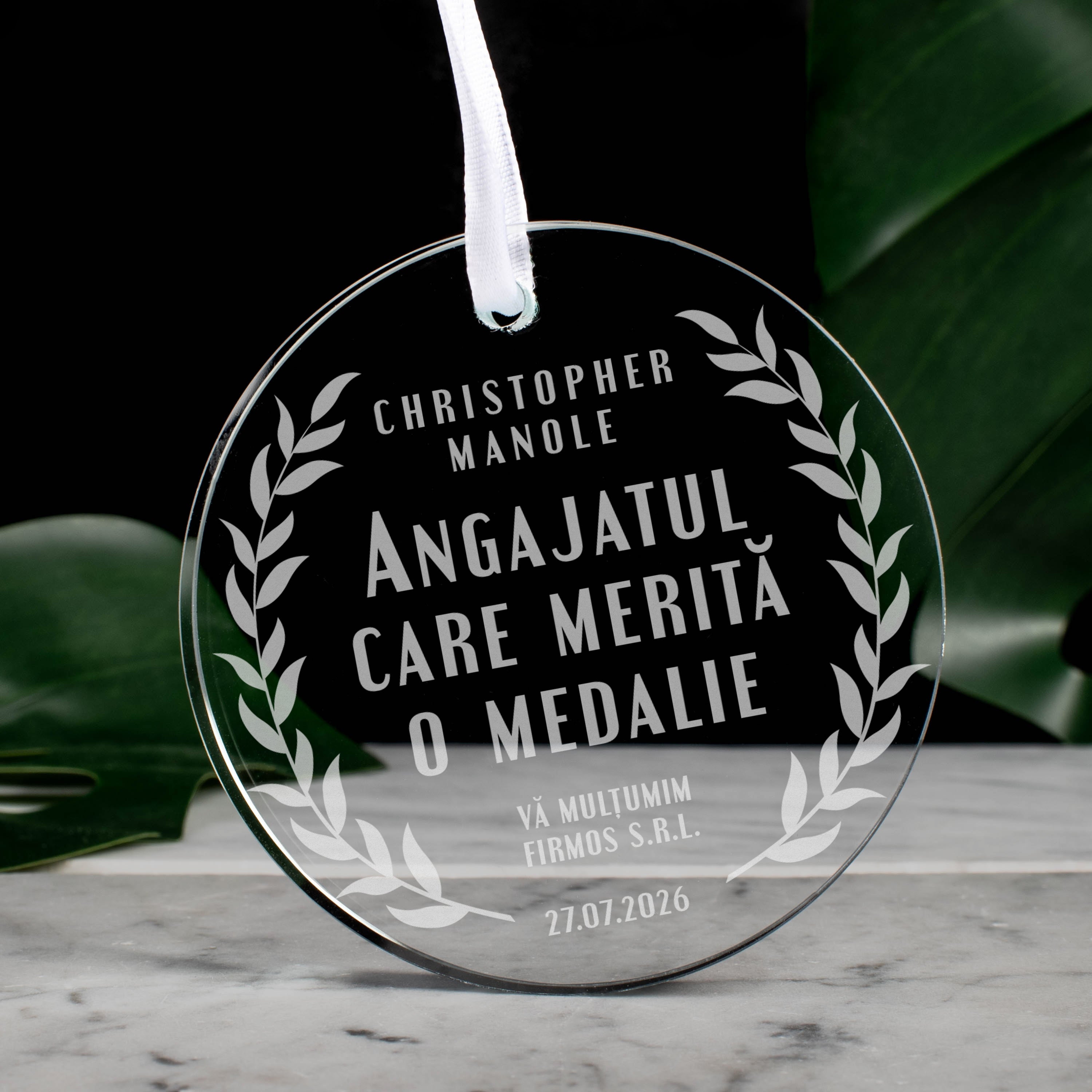 Grawerowana szklana zawieszka - Medal Dla Pracownika