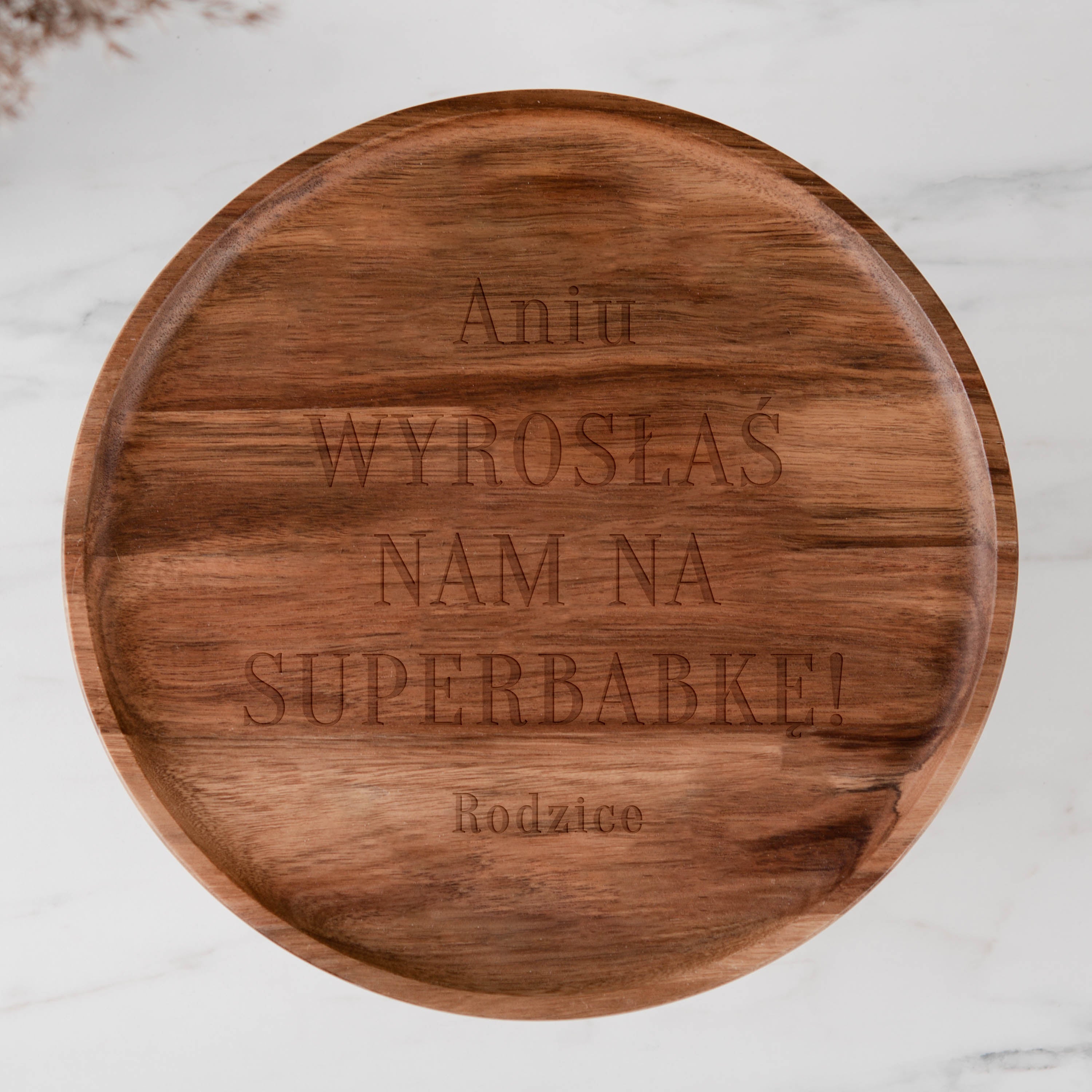 Drewniana patera na przekąski - prezent dla córki na urodziny