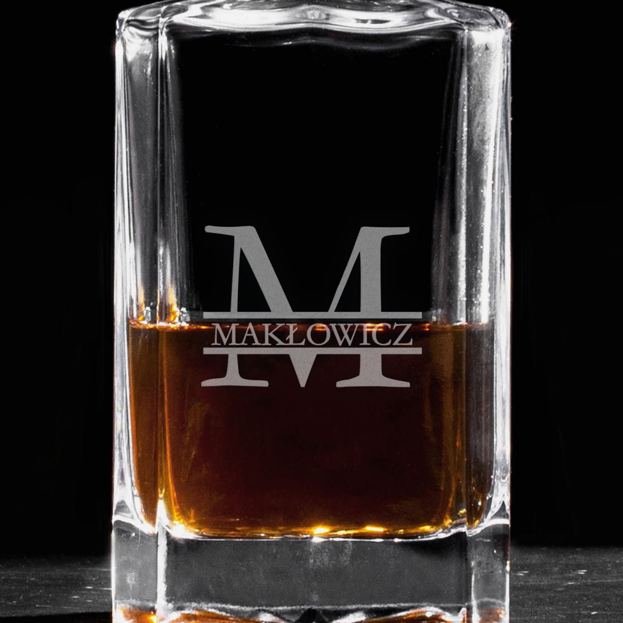 Grawerowana karafka na whisky z monogramem karafka z grawerem prezent dla konesera whisky