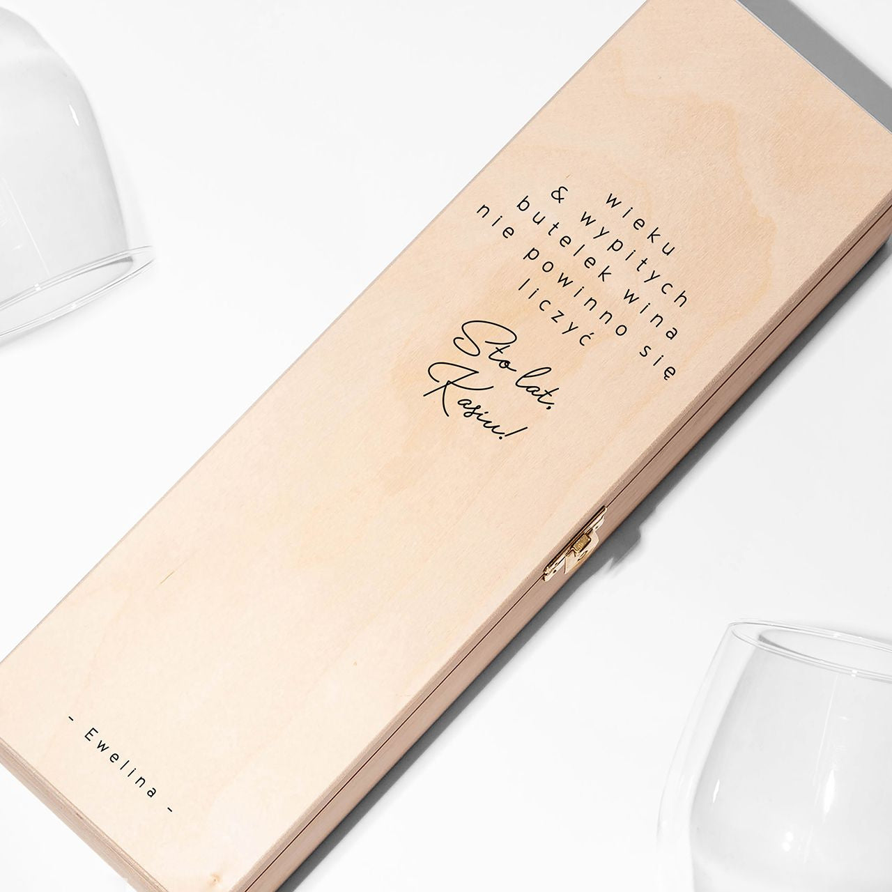 Drewniana skrzynka do wina na 60 urodziny