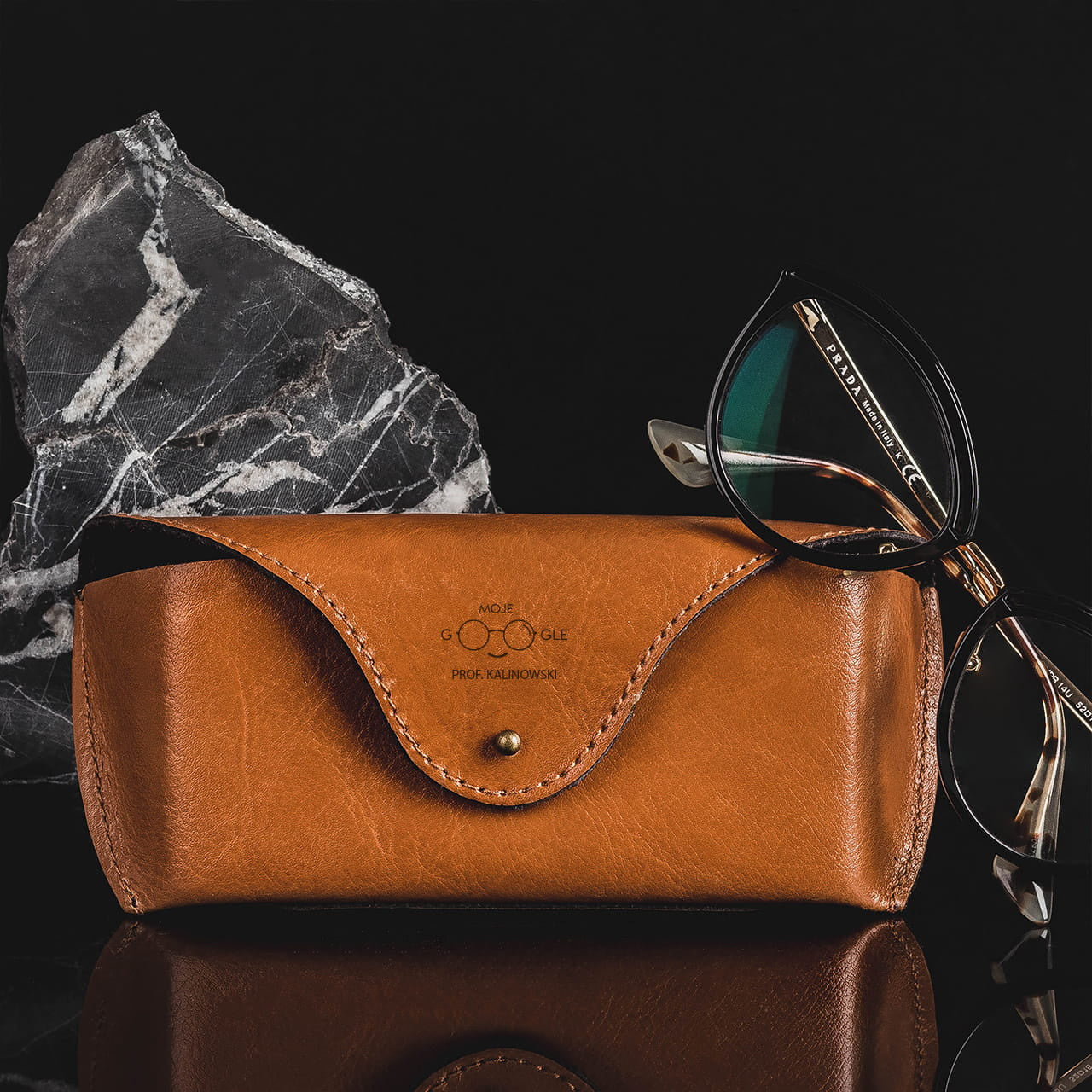 Skórzane etui do okularów na Dzień Nauczyciela prezent na dzień nauczyciela prezent dla nauczyciela