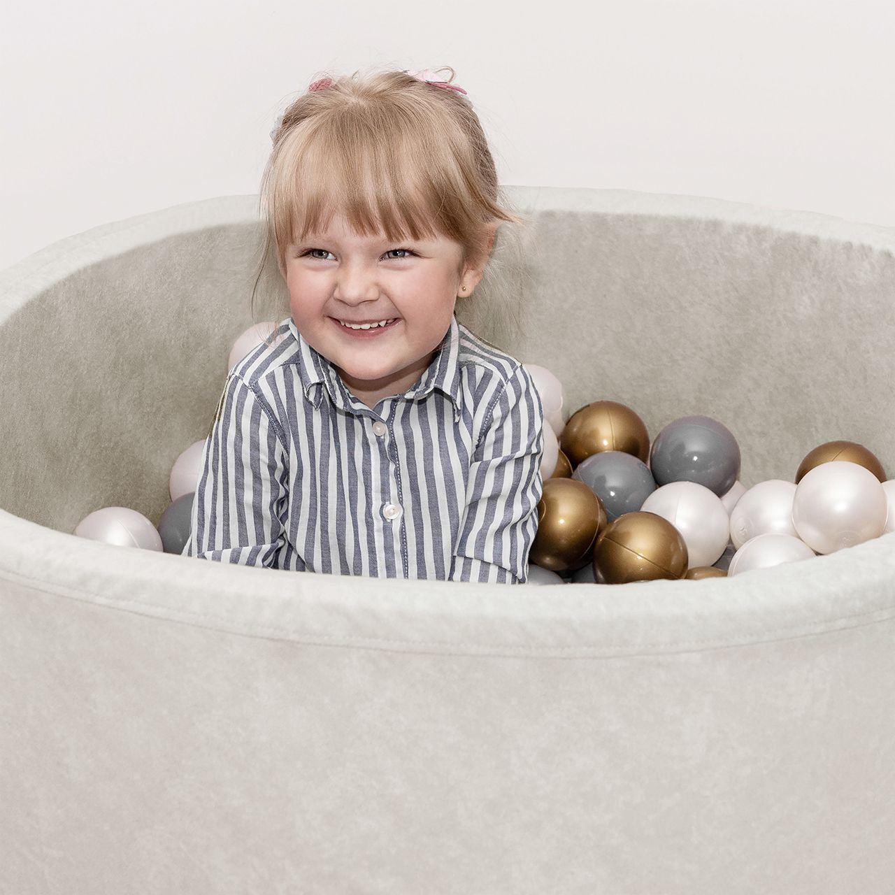 Suchy basen z piłeczkami - personalizowany prezent dla dziecka